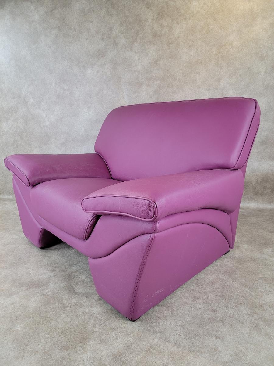 Postmoderne Postmodern Contemporary Plum Leather Oversized Lounge Club Chair (Chaise longue surdimensionnée en cuir prune) en vente
