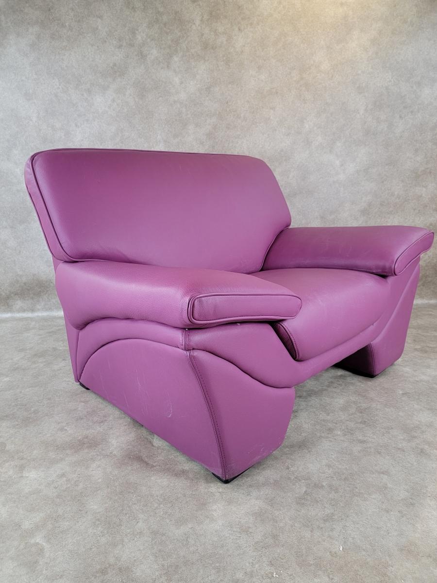 Inconnu Postmodern Contemporary Plum Leather Oversized Lounge Club Chair (Chaise longue surdimensionnée en cuir prune) en vente
