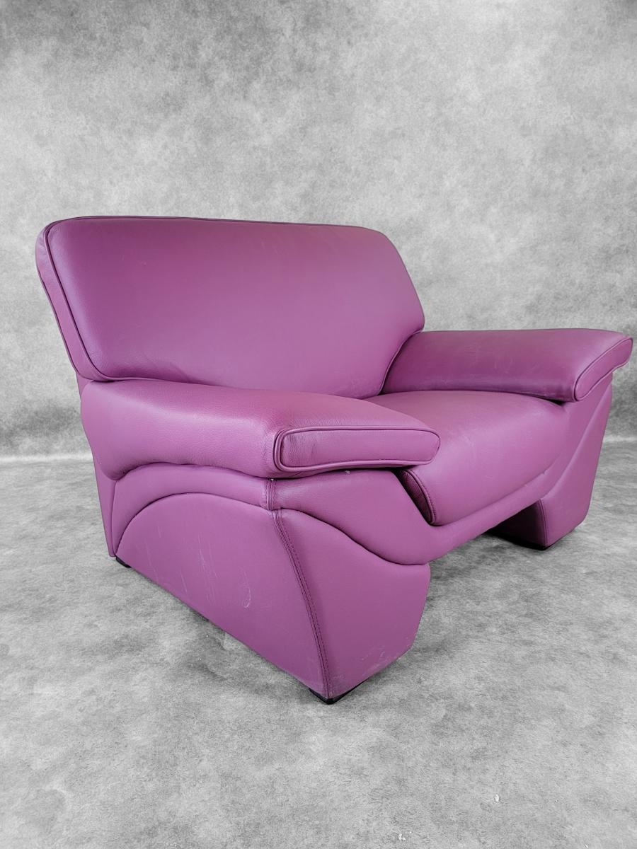 Postmodern Contemporary Plum Leather Oversized Lounge Club Chair (Chaise longue surdimensionnée en cuir prune) Bon état - En vente à Chicago, IL