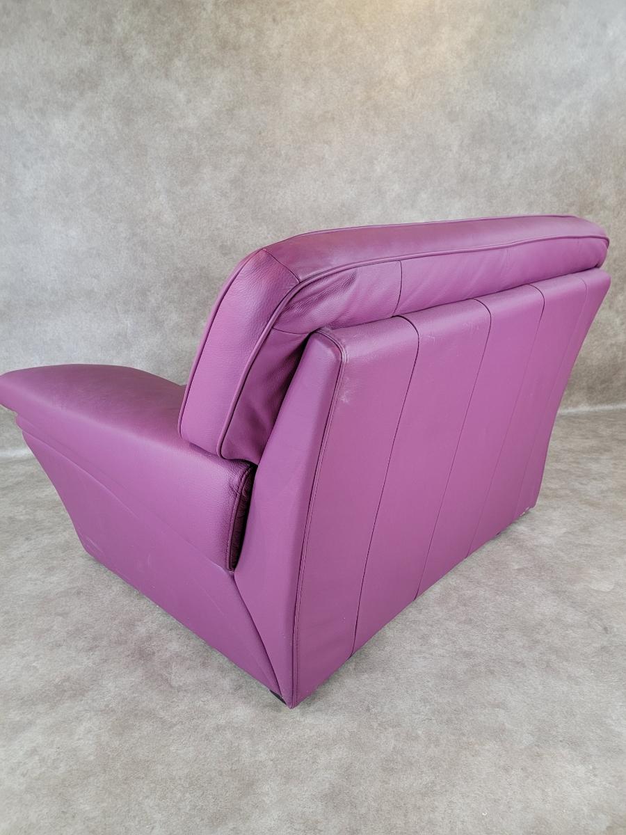 20ième siècle Postmodern Contemporary Plum Leather Oversized Lounge Club Chair (Chaise longue surdimensionnée en cuir prune) en vente