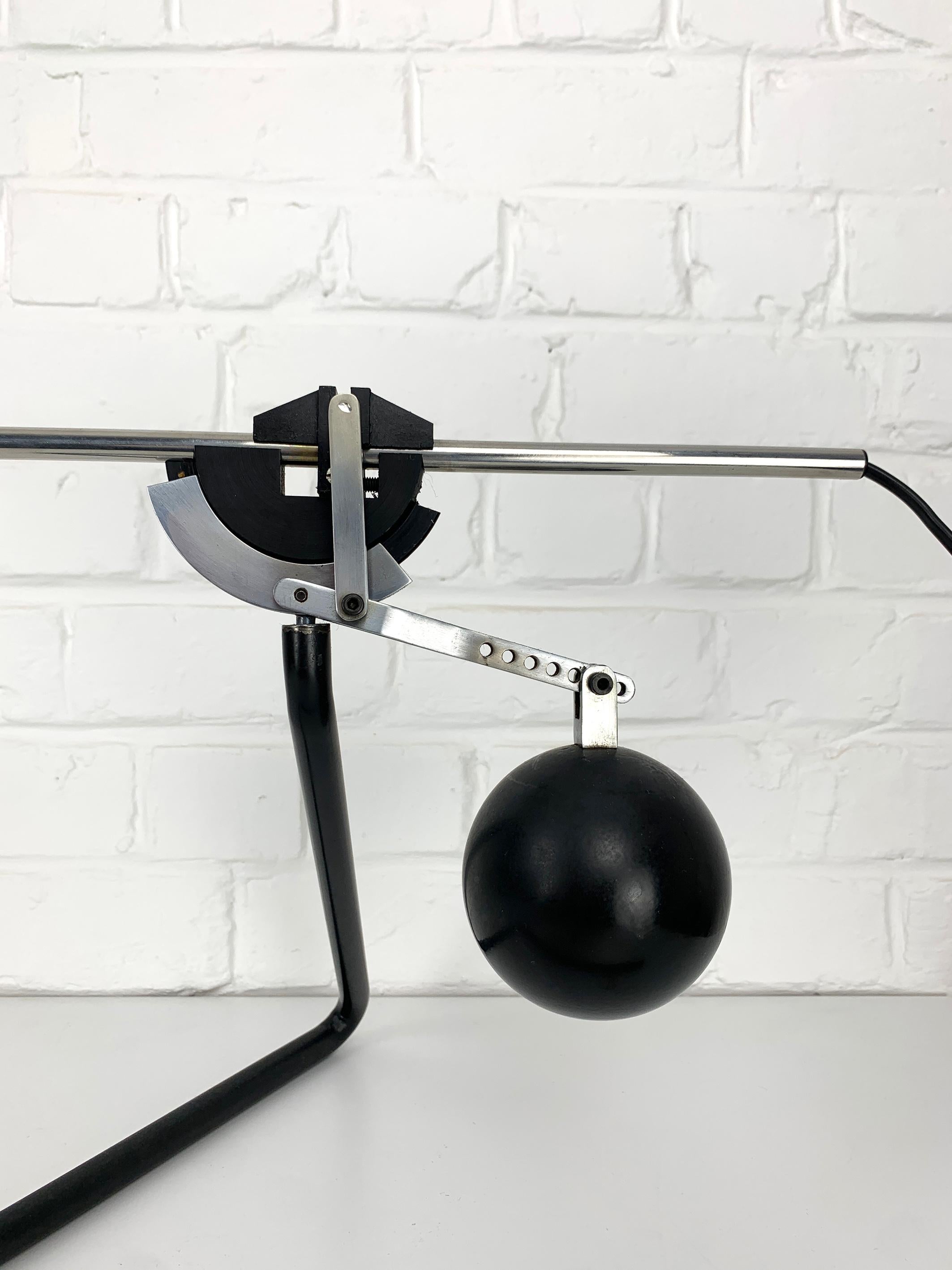 Postmodern Counterweight Desk Lamp by Robert Sonneman, USA 1970-80s For Sale 5