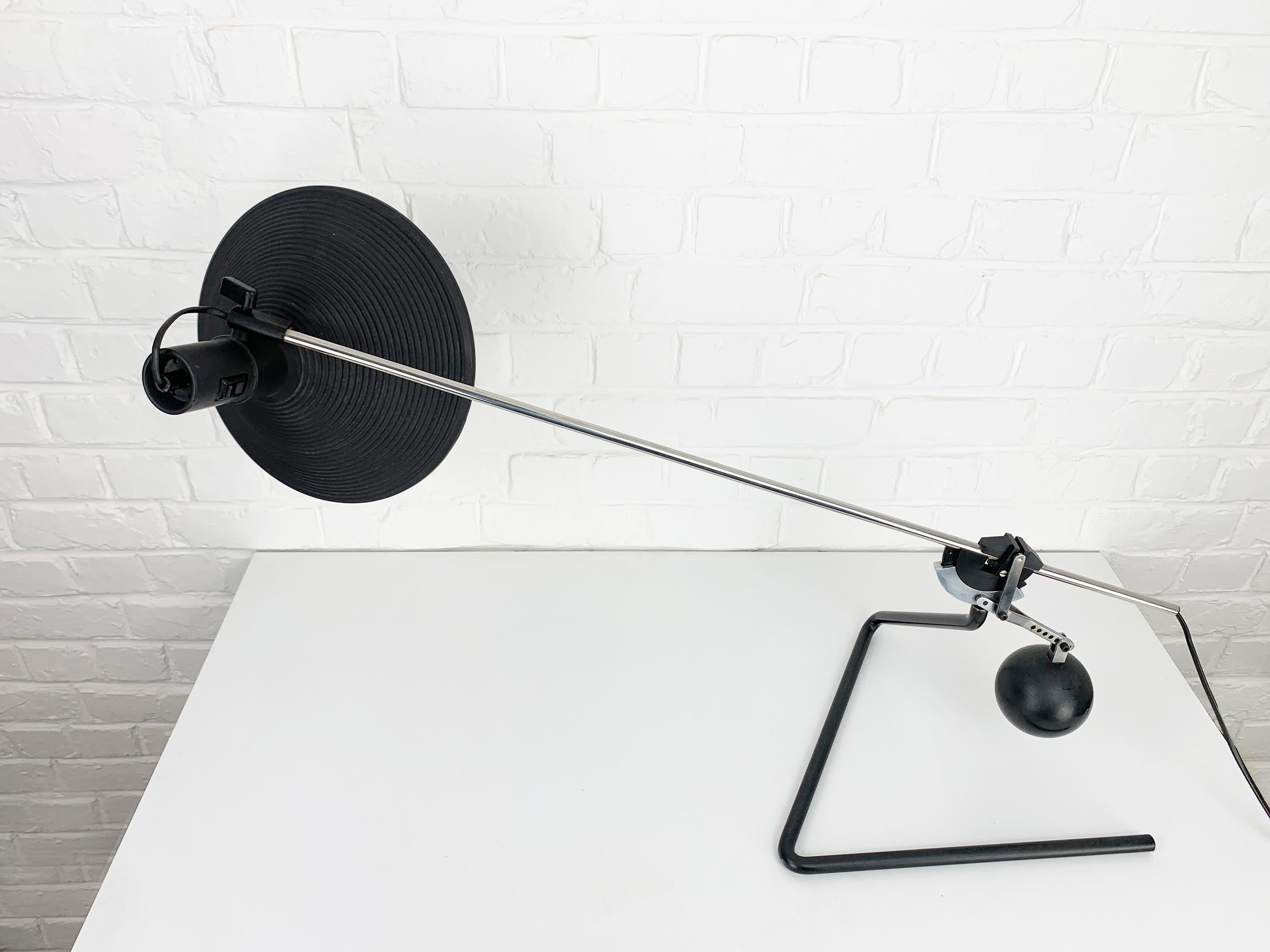 Postmodern Counterweight Desk Lamp by Robert Sonneman, USA 1970-80s For Sale 7