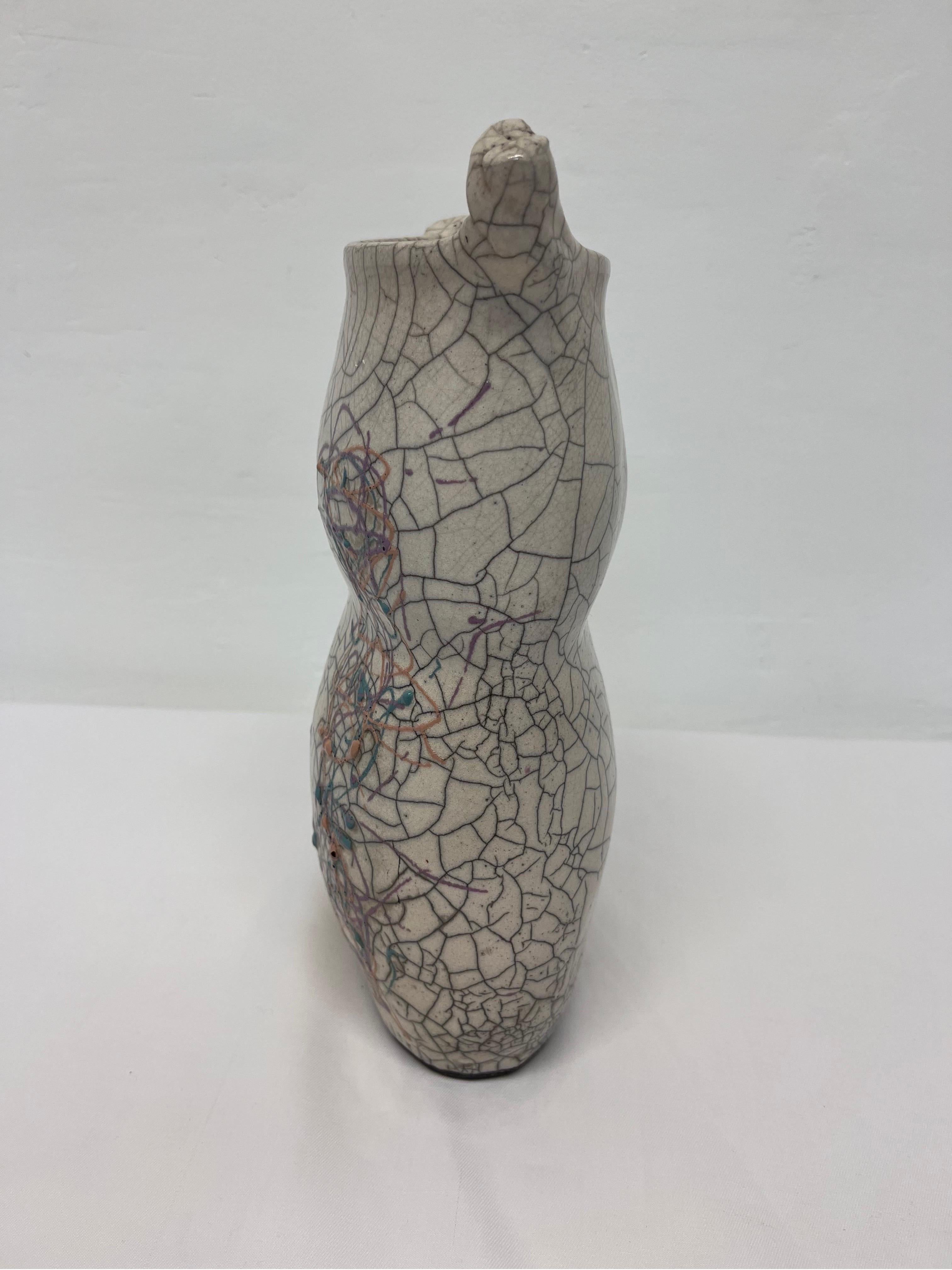 Inconnu Vase postmoderne en poterie d'atelier à glaçure craquelée au design coloré, années 1980 en vente