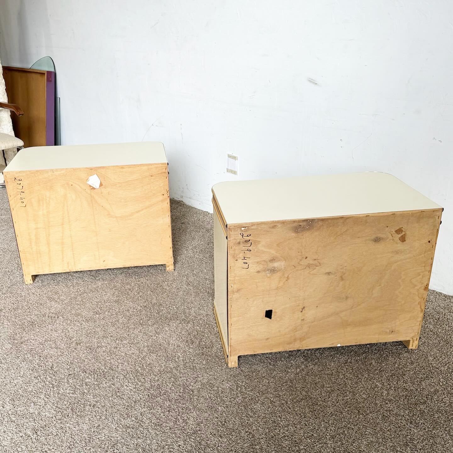 Postmodern Cream and Pink Lacquer Laminate Nightstands With Good Trim In Good Condition For Sale In Delray Beach, FL