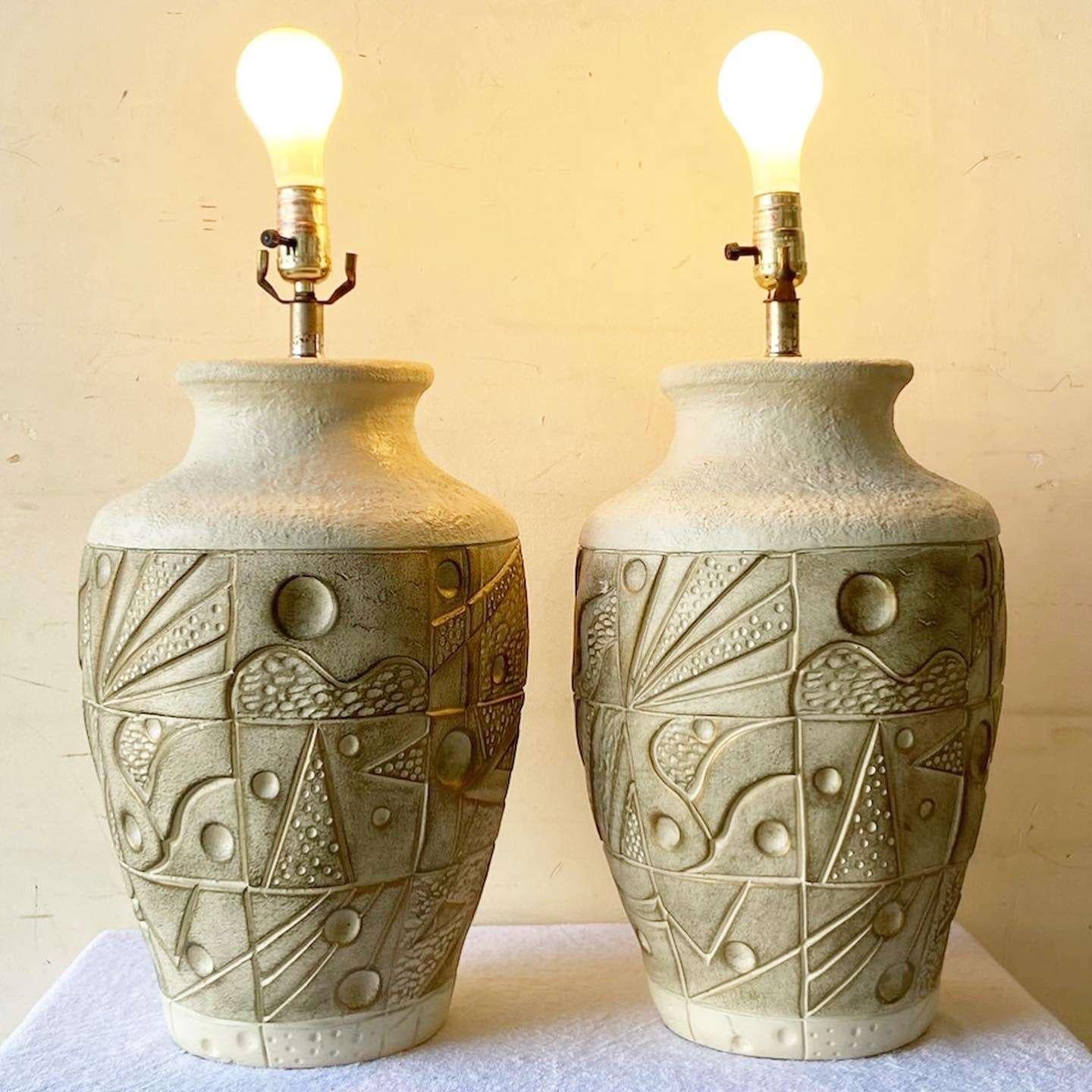 Postmodern Cream and Tan Ceramic Table Lamps - Pair In Good Condition For Sale In Delray Beach, FL