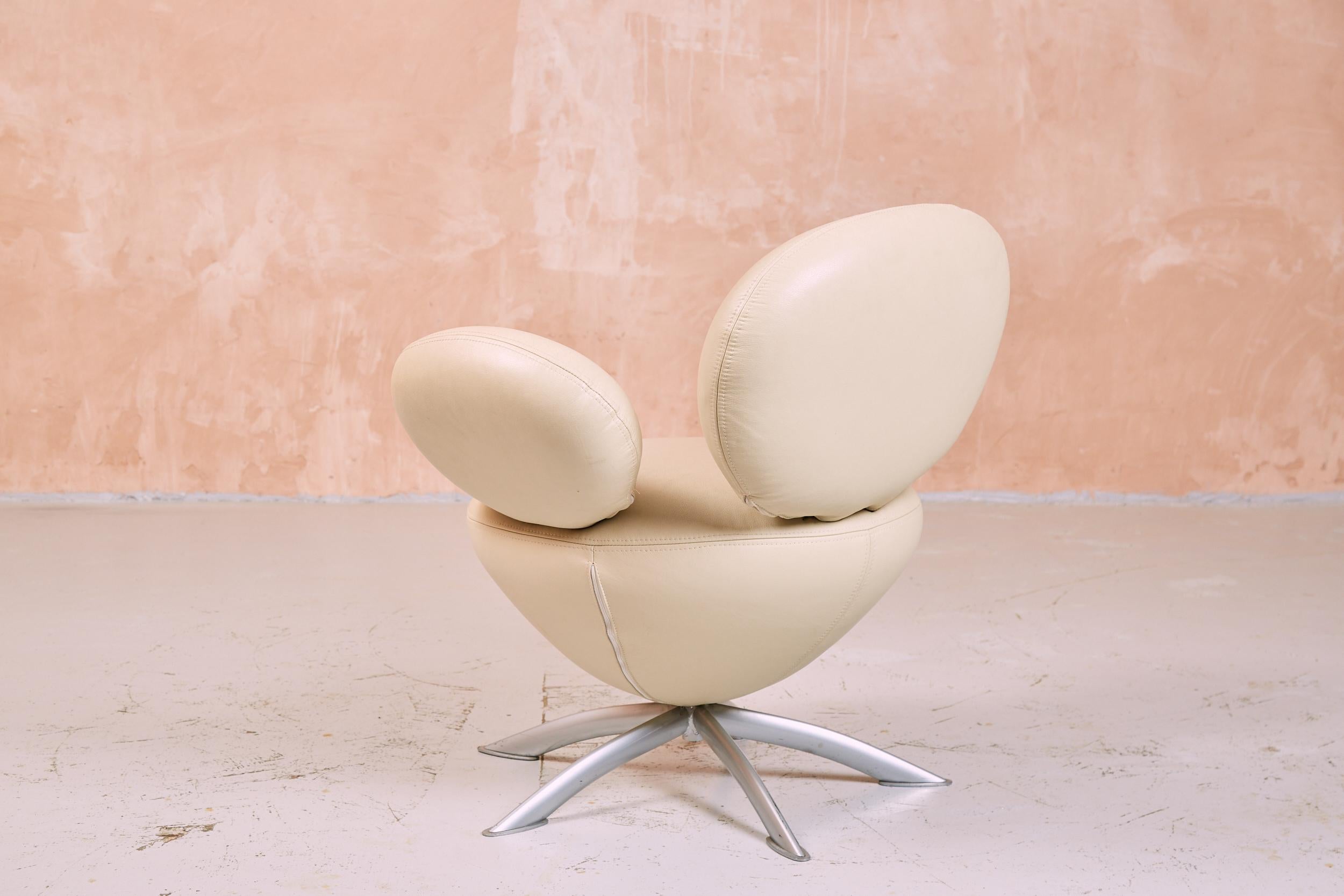 Post-Modern Postmodern Cream Balloon Lounge Swivel Chair, 1990s For Sale