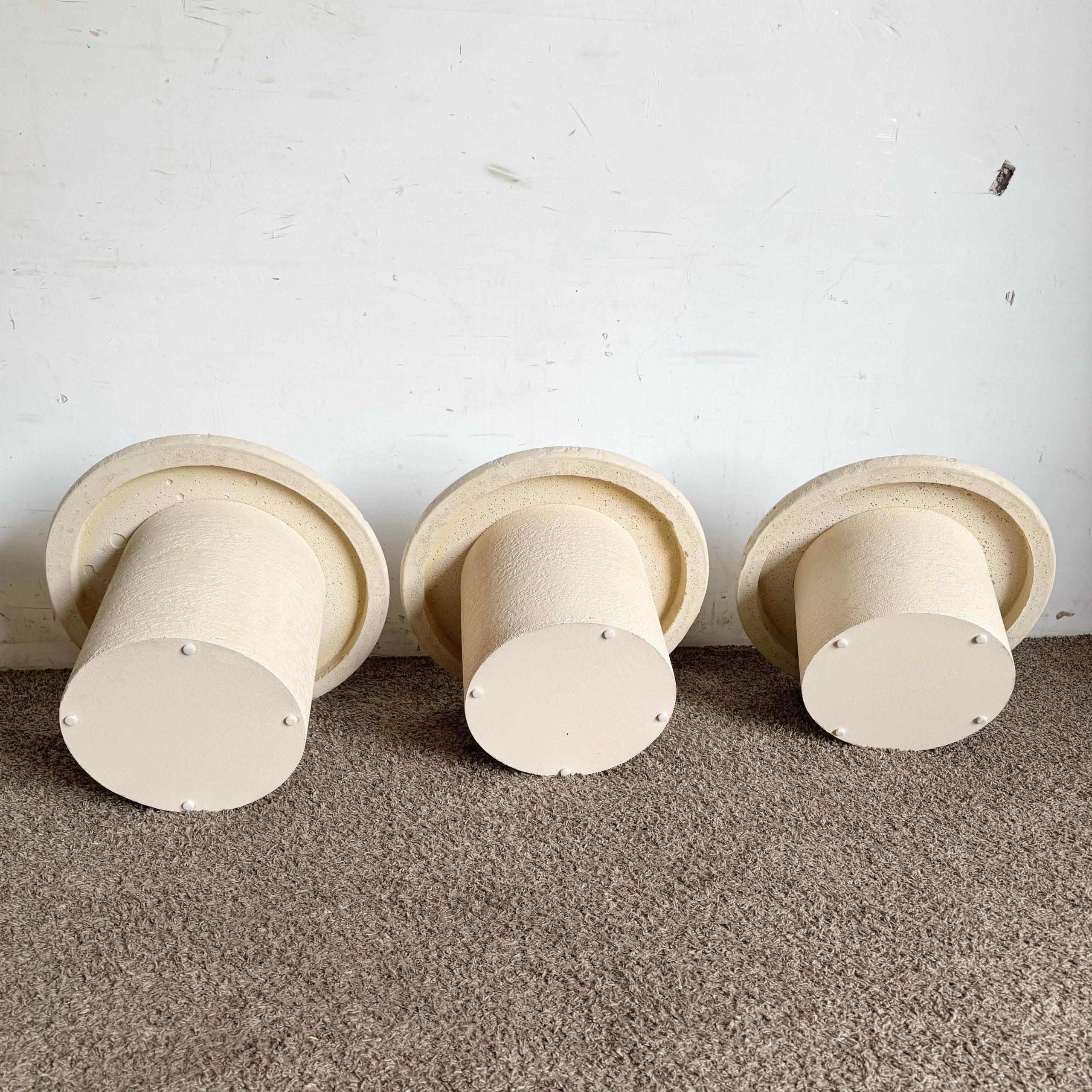 Postmodern Cream Faux Coral Circular Mushroom Nesting Tables - Set of 3 For Sale 2