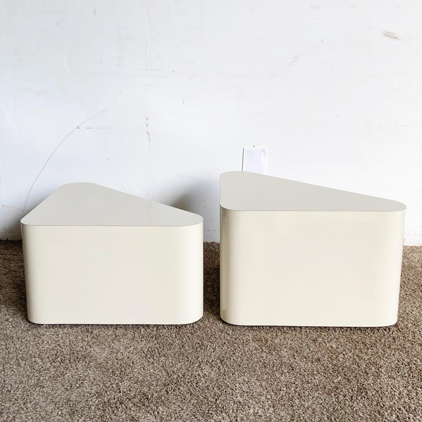 Late 20th Century Postmodern Cream Lacquer Laminate Triangular Nesting Side Tables For Sale
