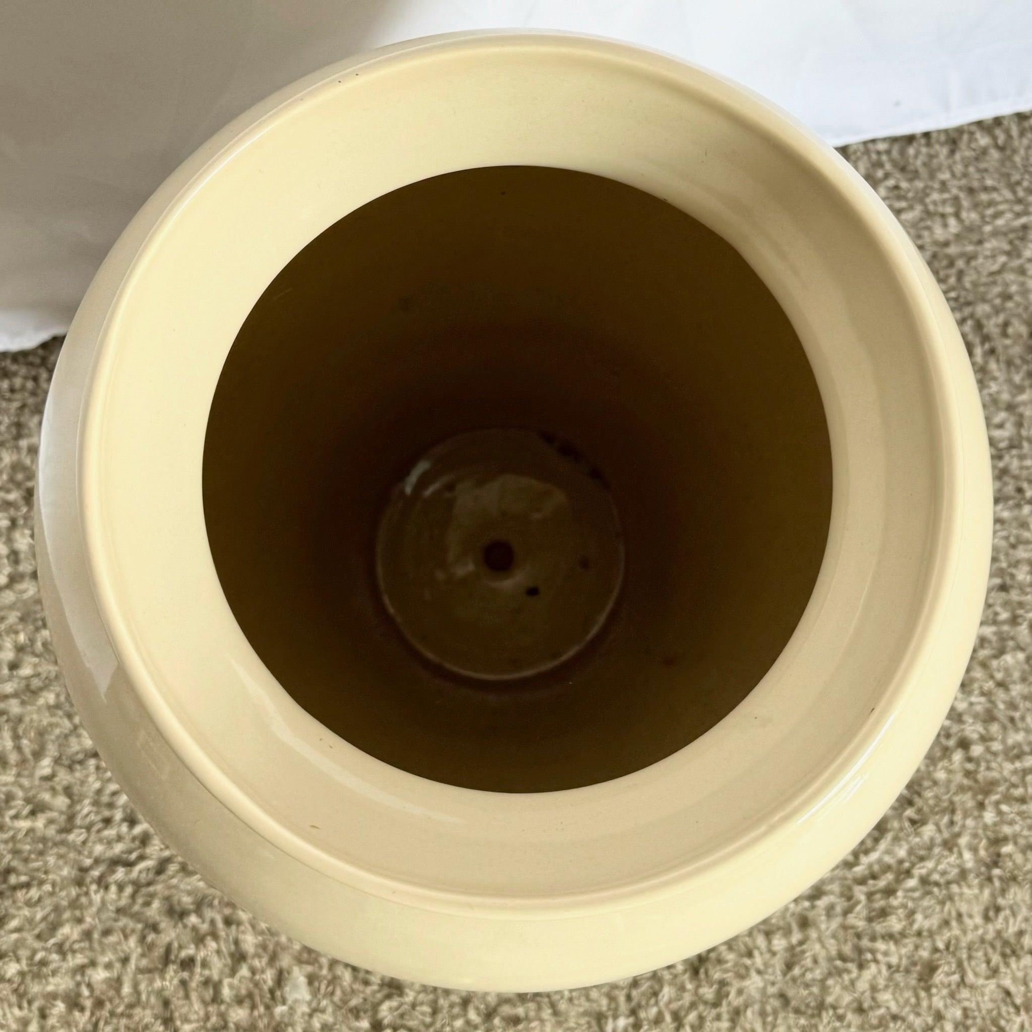 Americano Postmodern Cream Lacquered Ceramic Floor Vase in vendita