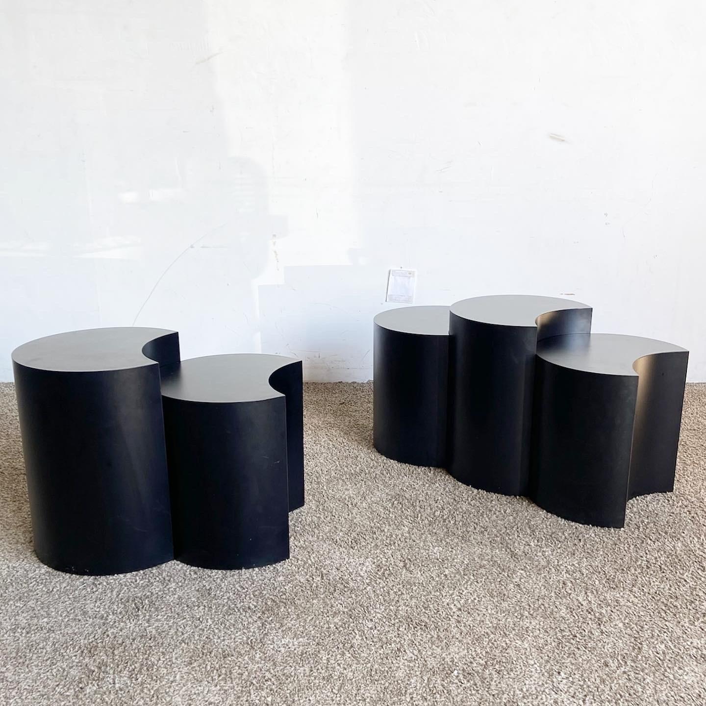 Postmoderne Halbmond-Schwarze Laminat-Stapeltische aus schwarzem Laminat - 5er-Set (amerikanisch) im Angebot