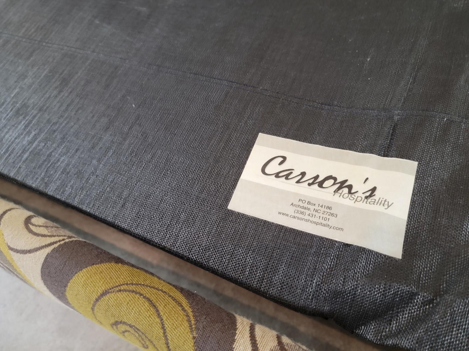 Sofá seccional tapizado con motivos retro y respaldo curvado postmoderno Queen Sleeper en venta 2