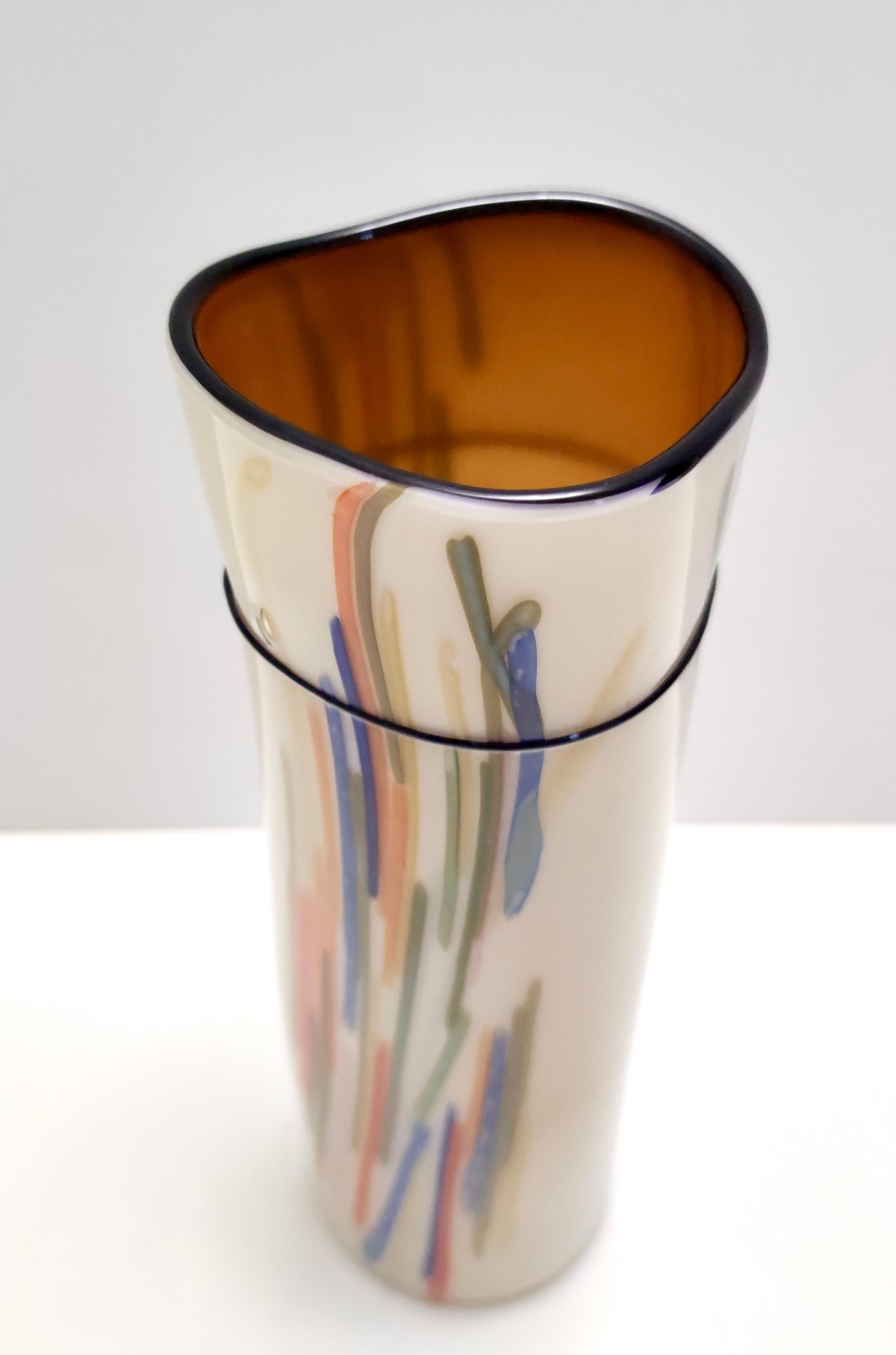 Postmodern Cylindric Encased and Hand-blown Opaline Glass Vase, Italy For Sale 2