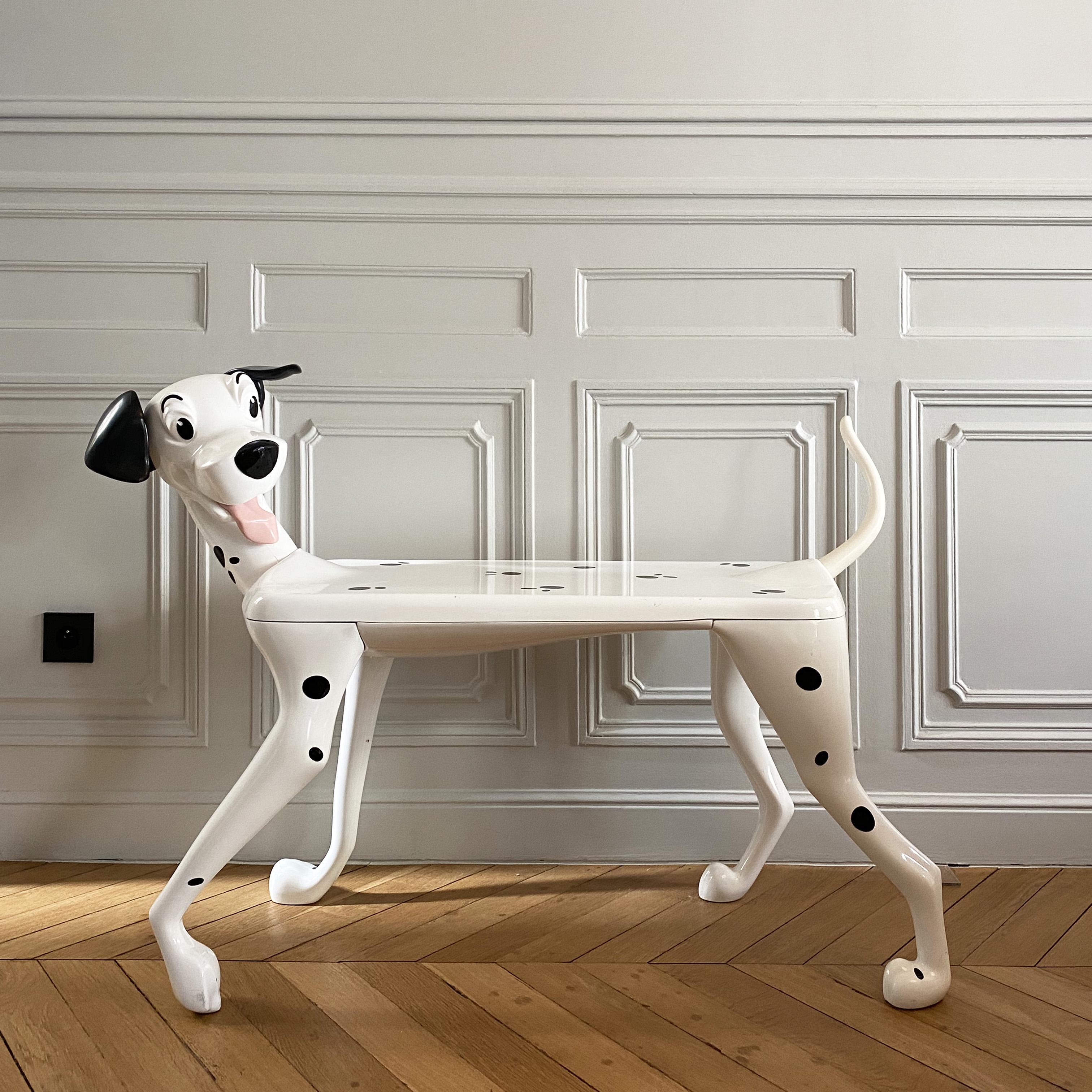 Table height: 50 cm.
Total height with the head: 80 cm 

Good condition.
Some chips on the top.