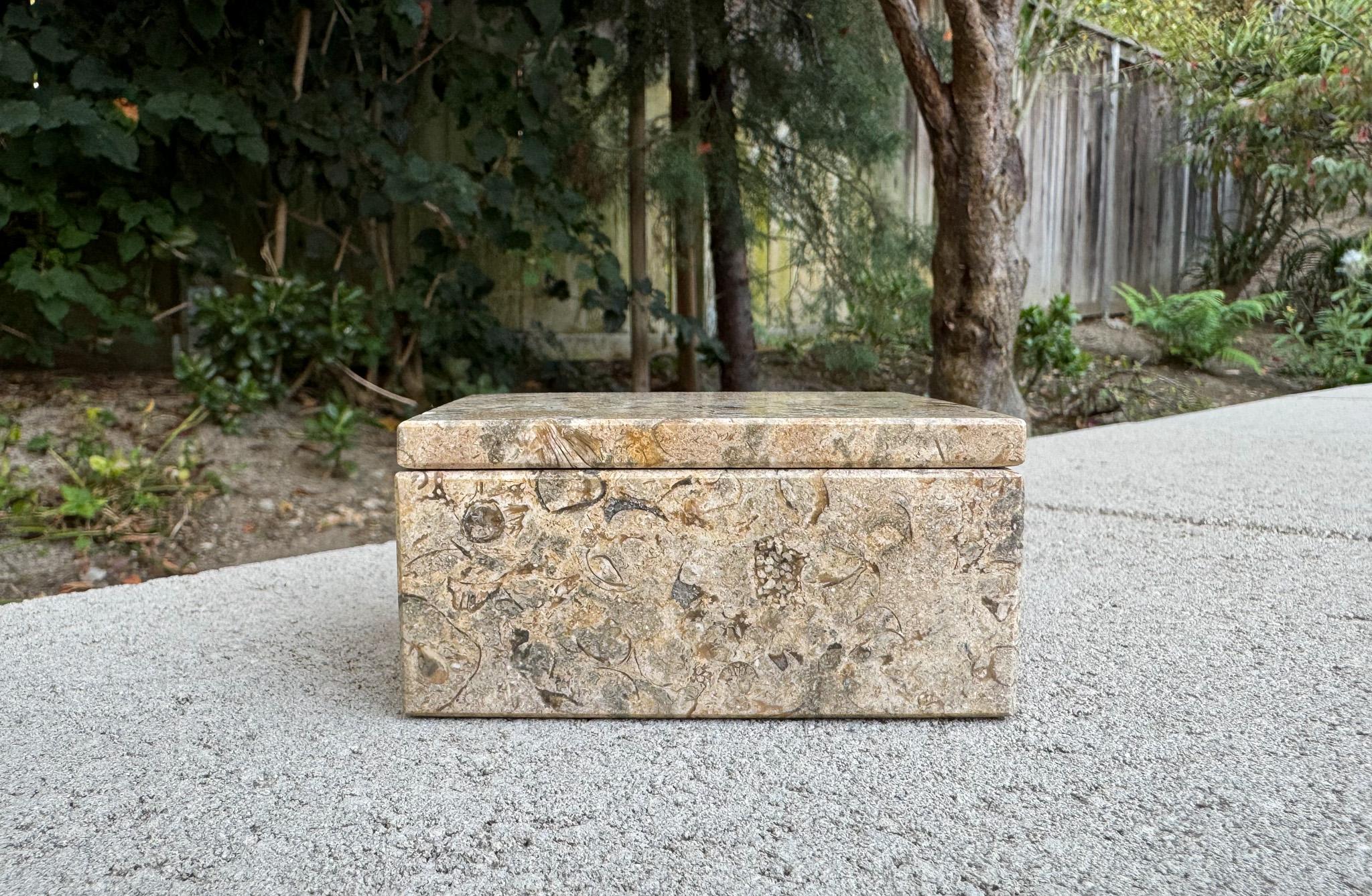Post-Modern Postmodern Decorative Marble Box circa 1980 For Sale