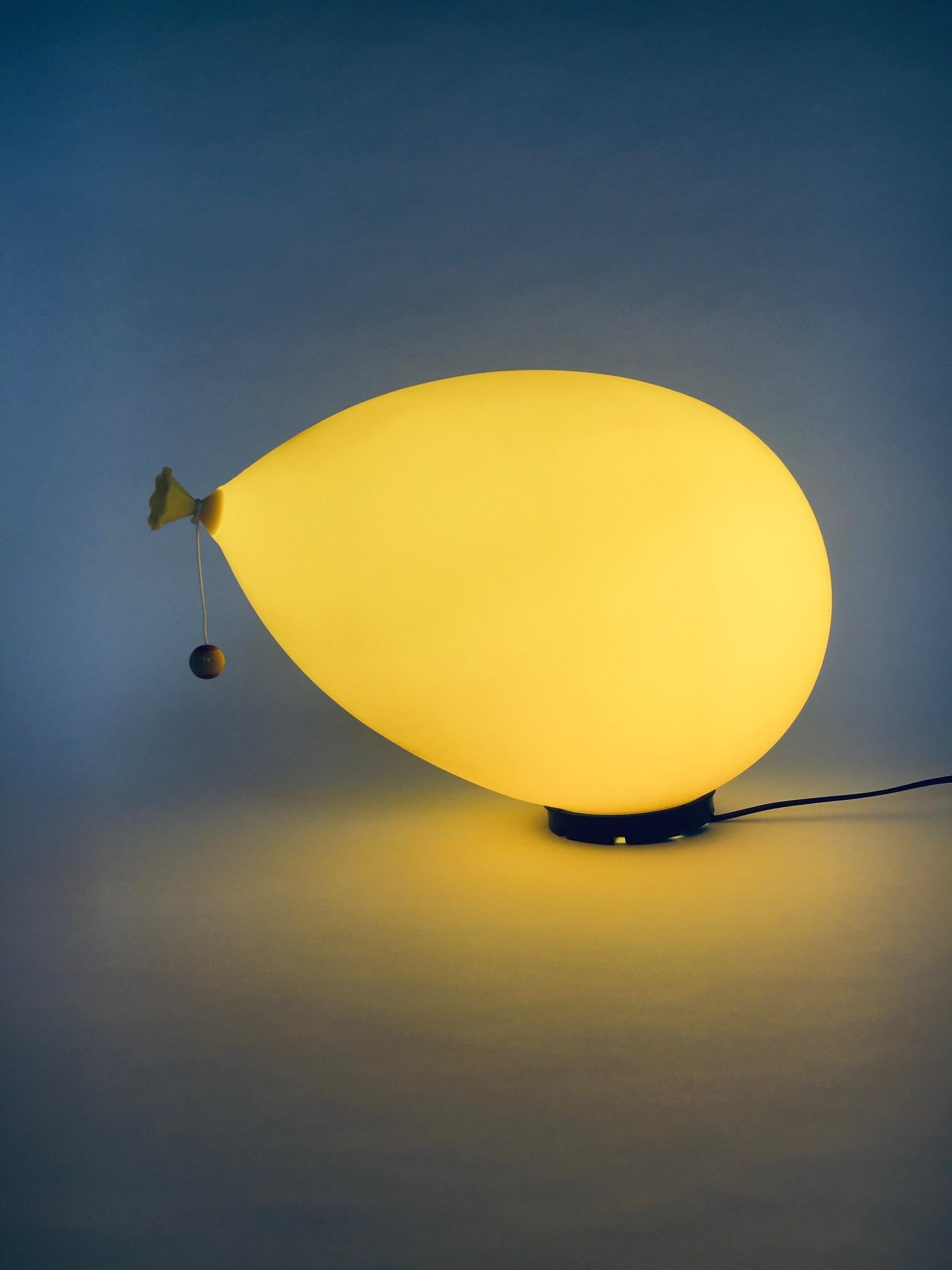 Postmodern Design Balloon Lamp XXL by Yves Christin for Bilumen, Italy, 1980's In Good Condition For Sale In Oud-Turnhout, VAN