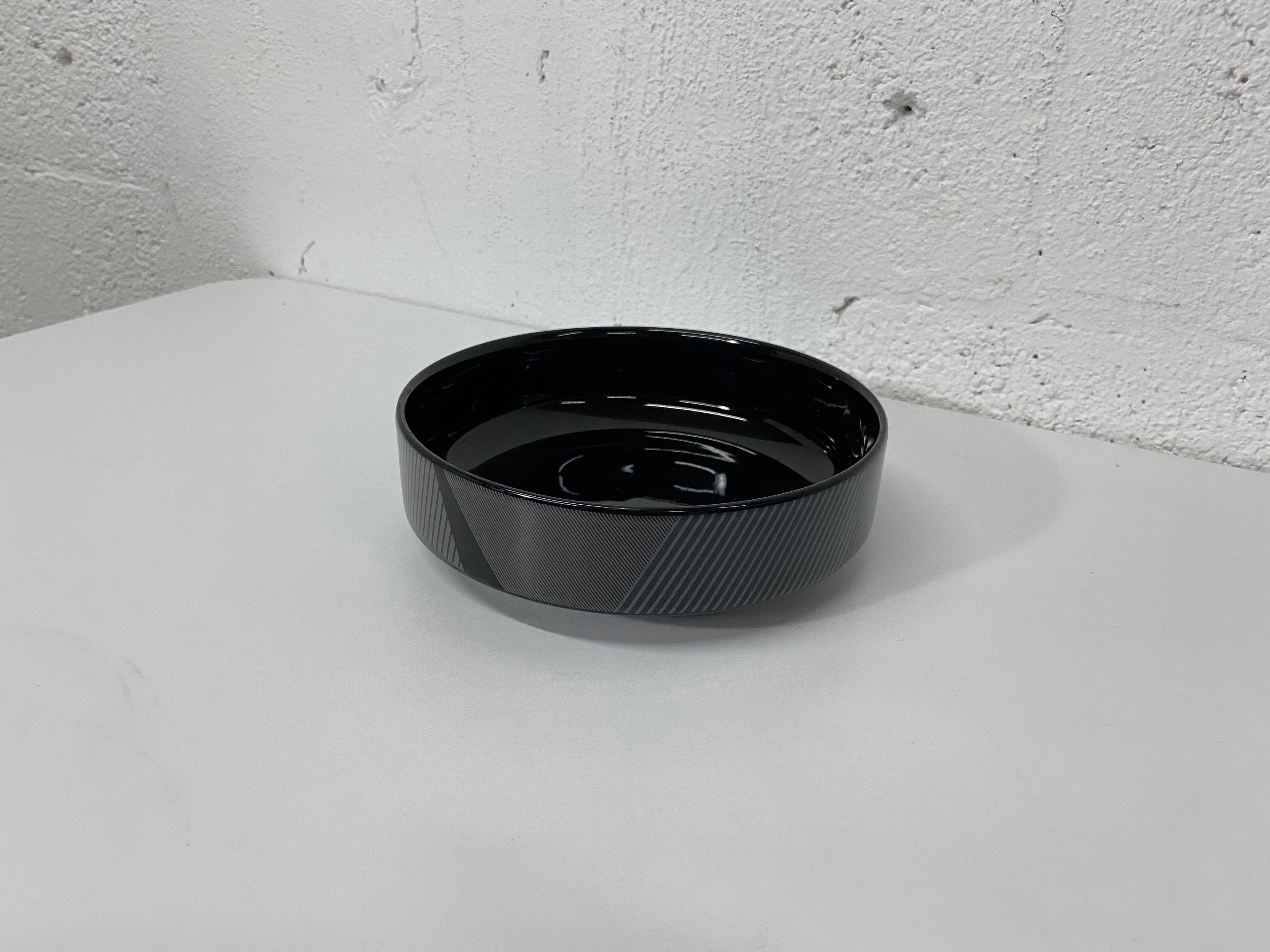 Postmodern Design Black Ceramic Bowl by Daniel Hechter, Paris In Good Condition In Miami, FL