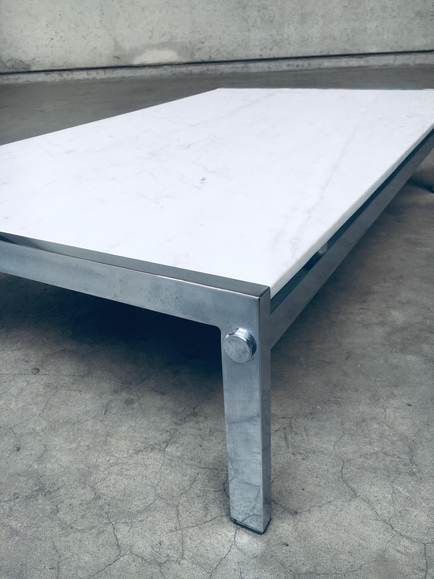 Postmodern Design Carrara Marble Low Coffee Table, Italy 1970's For Sale 3