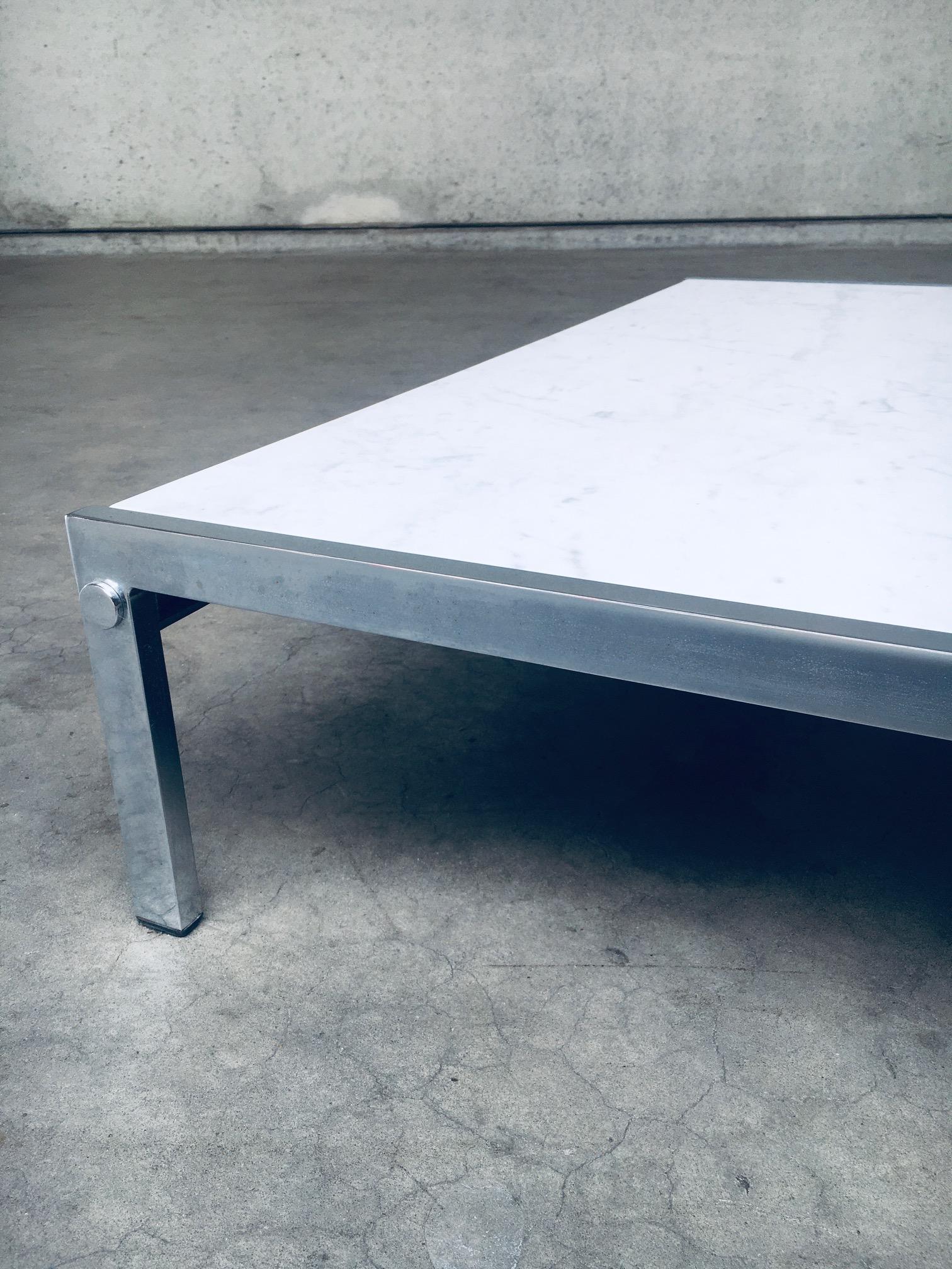 Postmodern Design Carrara Marble Low Coffee Table, Italy 1970's For Sale 4