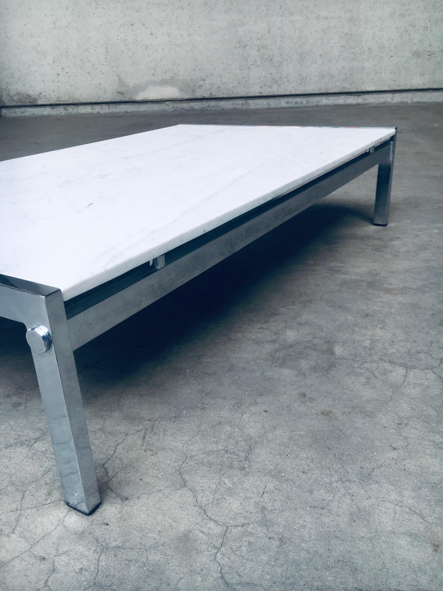 Postmodern Design Carrara Marble Low Coffee Table, Italy 1970's For Sale 5
