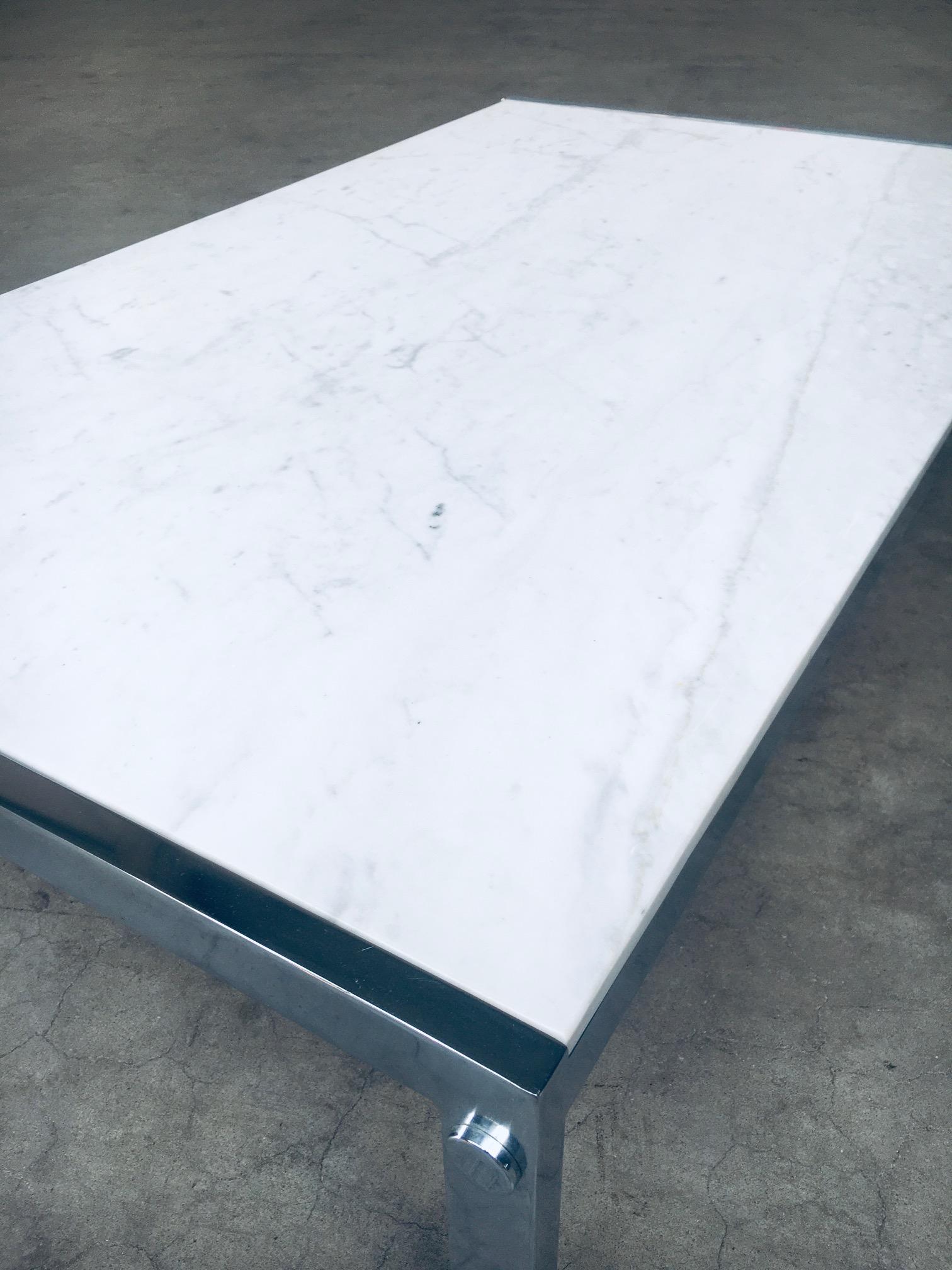 Postmodern Design Carrara Marble Low Coffee Table, Italy 1970's For Sale 6