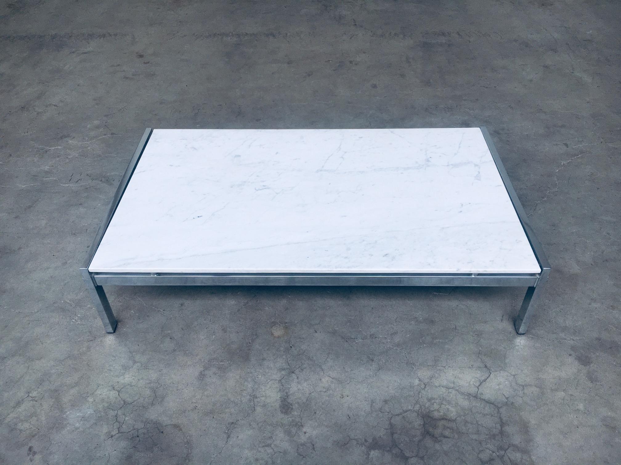 Postmodern Design Carrara Marble Low Coffee Table, Italy 1970's For Sale 2