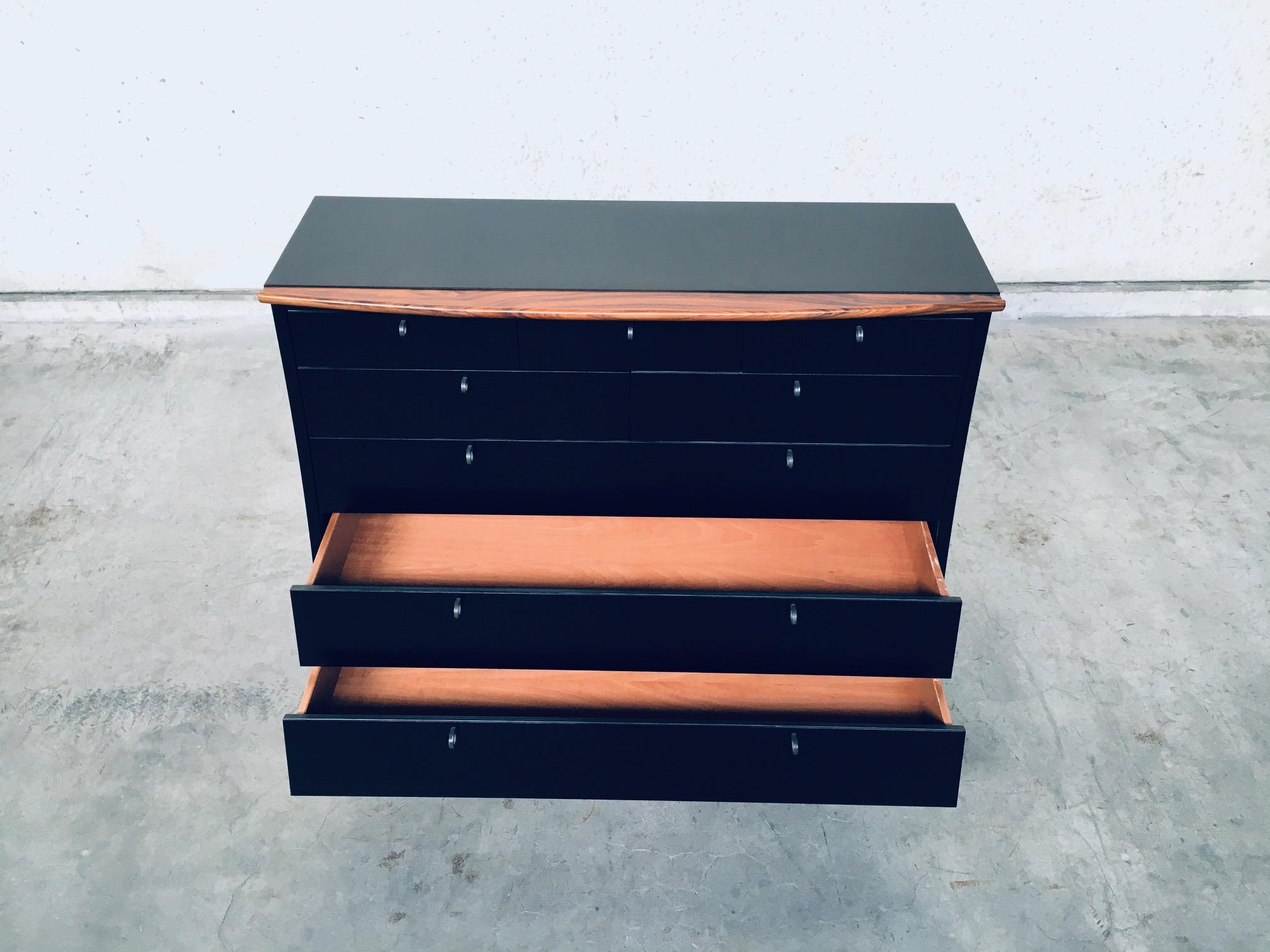 Postmodern Design Chest of Drawers by Umberto Asnago for Giorgetti, Italy 1980's For Sale 1