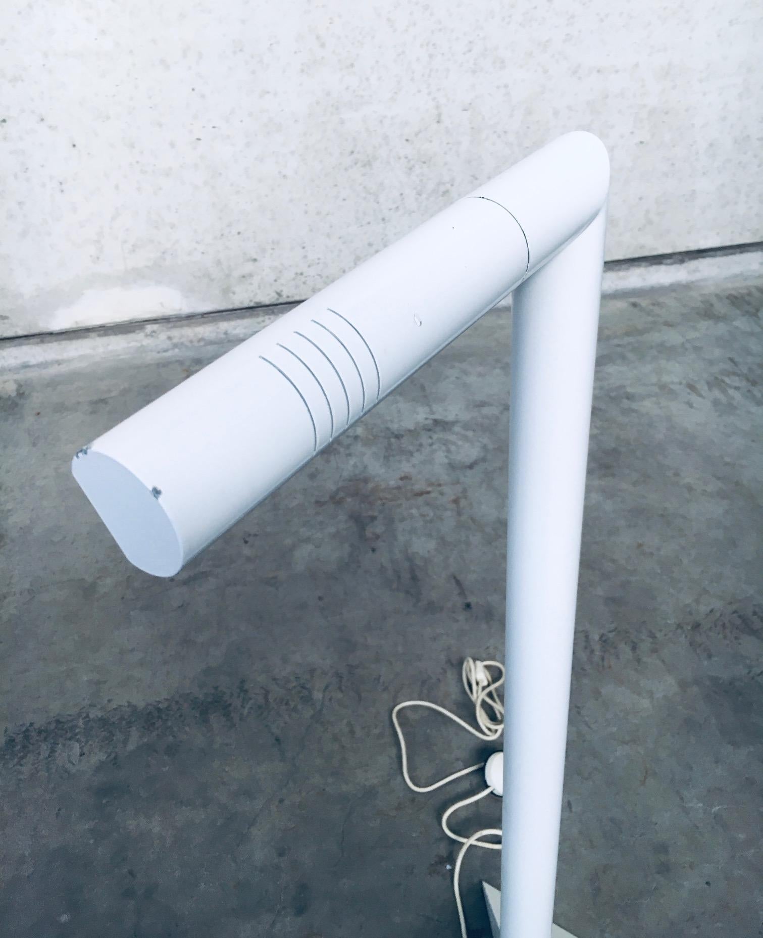 Lampada da terra di design postmoderno, Italia anni '80 in vendita 5