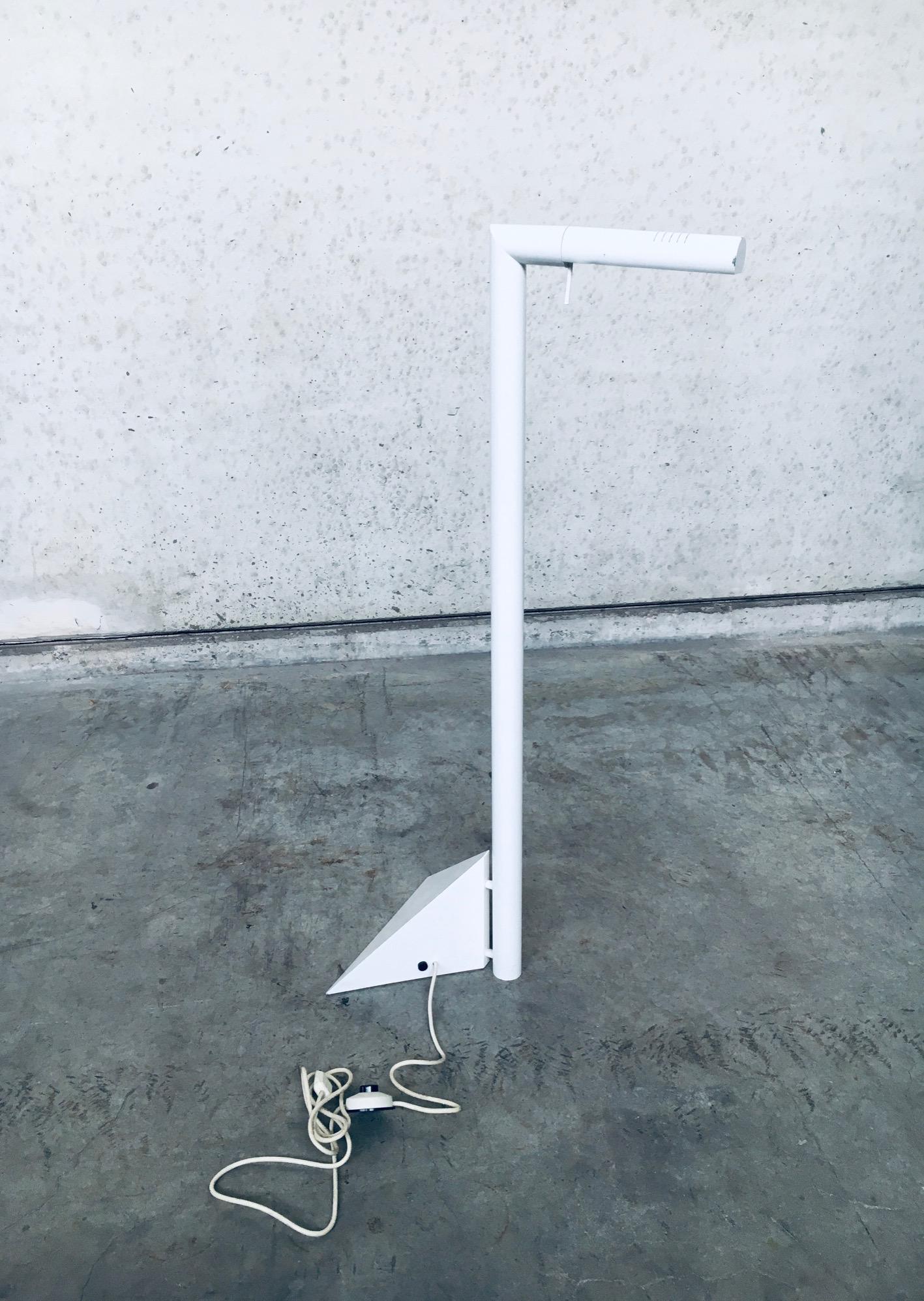 Lampada da terra di design postmoderno, Italia anni '80 In condizioni buone in vendita a Oud-Turnhout, VAN