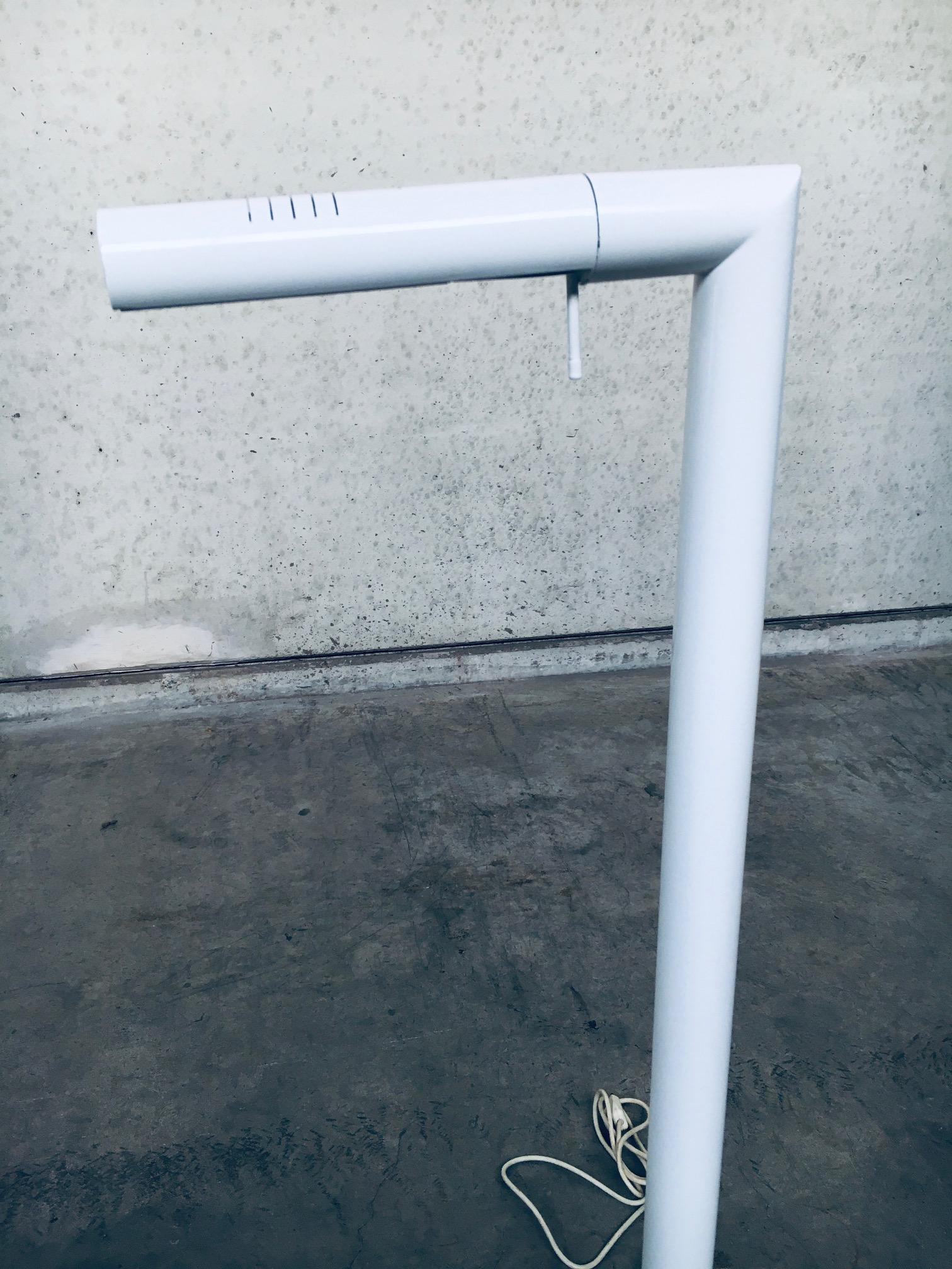Fine XX secolo Lampada da terra di design postmoderno, Italia anni '80 in vendita
