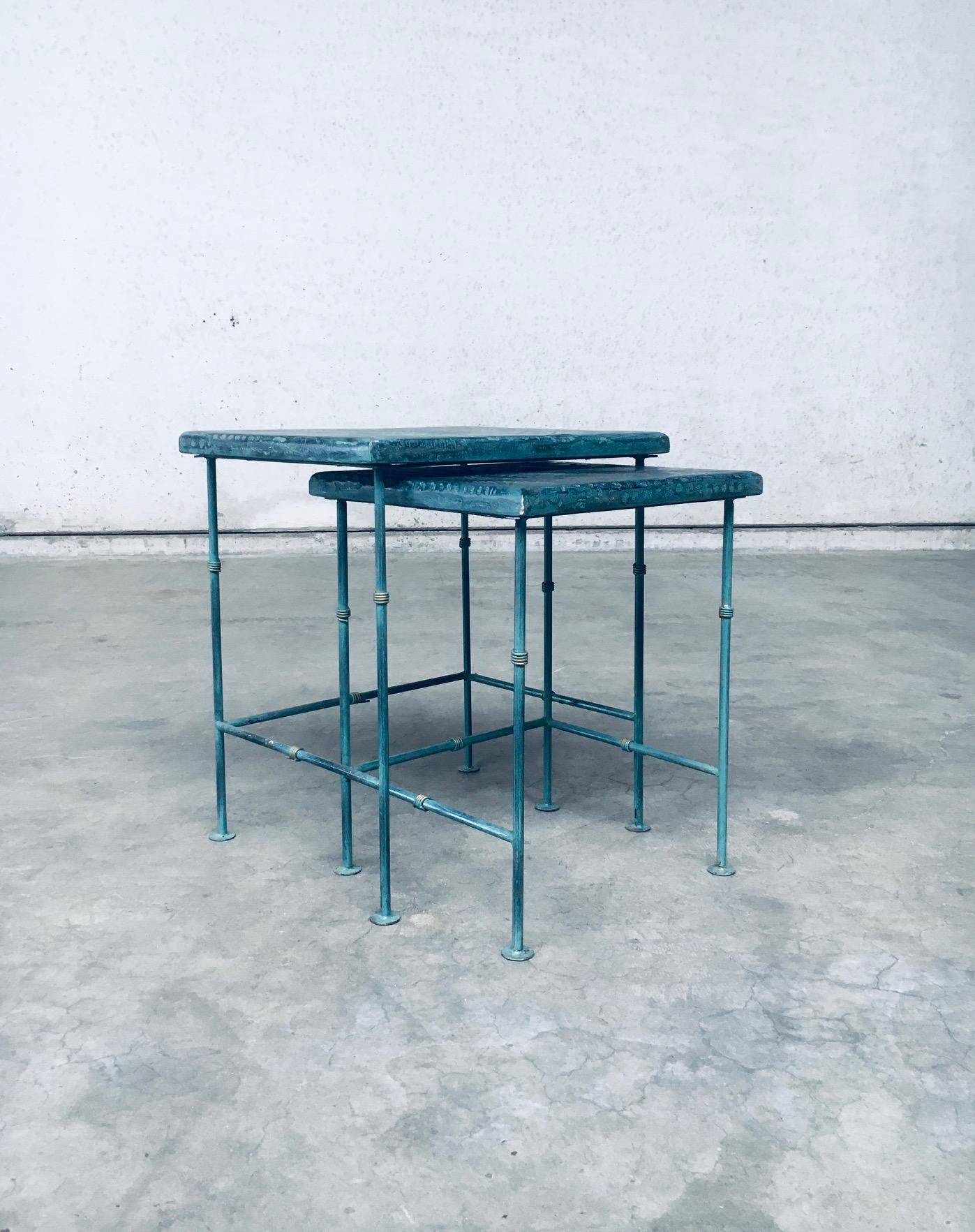 Francese Set di tavolini di design postmoderno fatti a mano da J. Berdou, Francia anni '80 in vendita