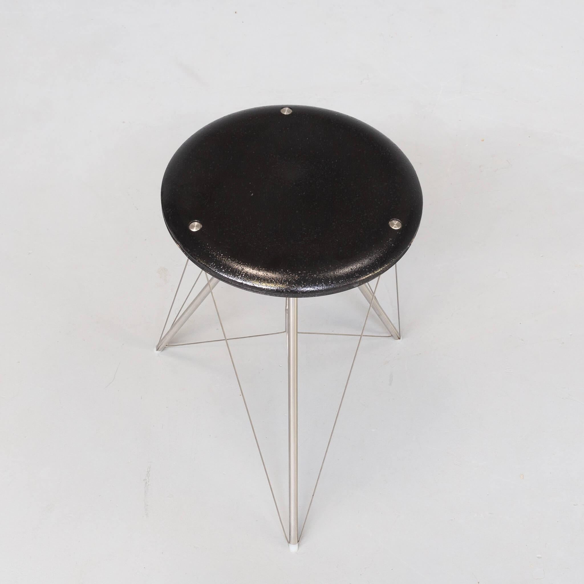 20th Century Postmodern design stool for Radius For Sale