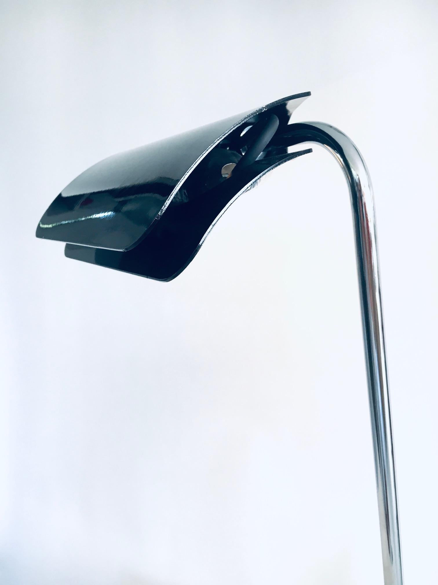Postmodernes Design TEGOLA Schreibtischlampe von Bruno Gecchelin, Italien 1980er Jahre im Angebot 4
