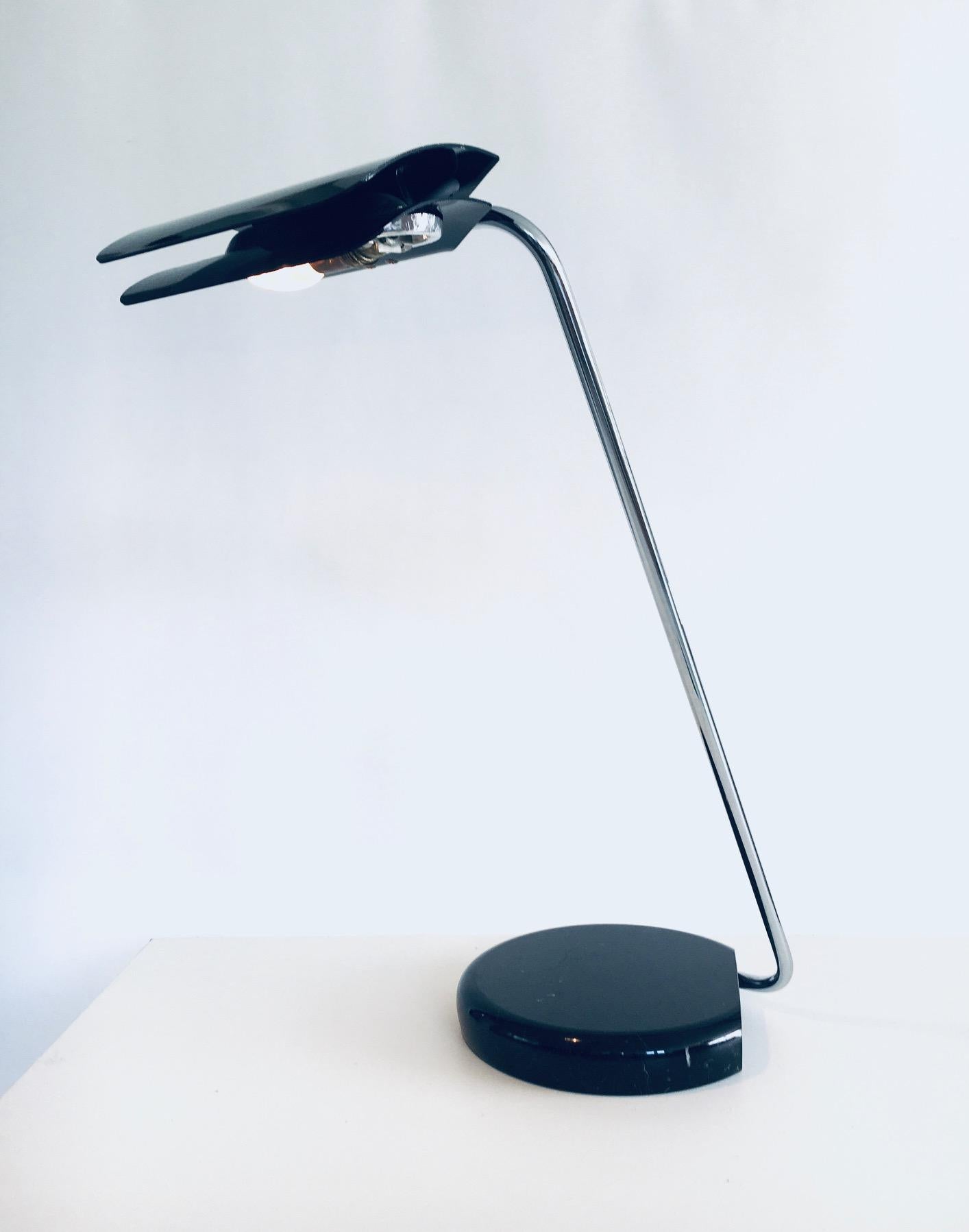 Postmodernes Design TEGOLA Schreibtischlampe von Bruno Gecchelin, Italien 1980er Jahre (Italienisch) im Angebot