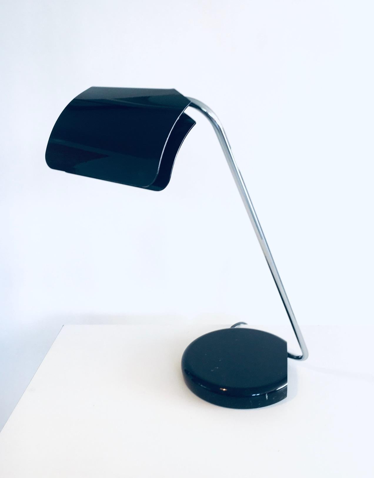 Postmodernes Design TEGOLA Schreibtischlampe von Bruno Gecchelin, Italien 1980er Jahre im Zustand „Gut“ im Angebot in Oud-Turnhout, VAN