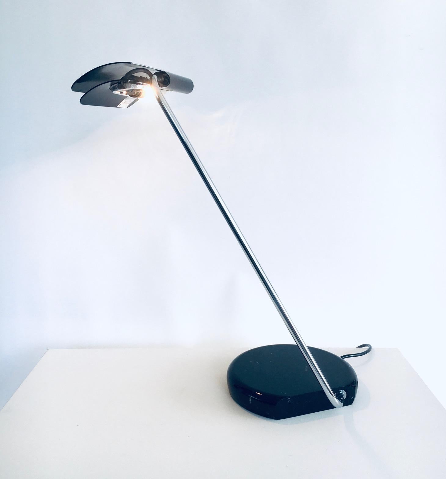 Postmodernes Design TEGOLA Schreibtischlampe von Bruno Gecchelin, Italien 1980er Jahre (Ende des 20. Jahrhunderts) im Angebot