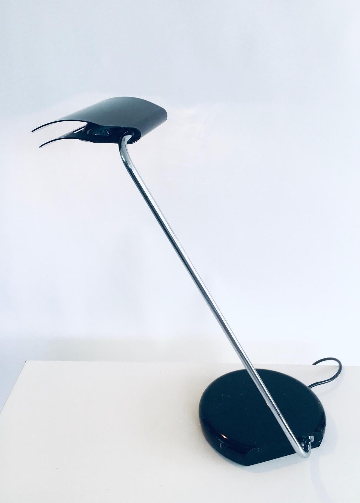 Postmodernes Design TEGOLA Schreibtischlampe von Bruno Gecchelin, Italien 1980er Jahre (Metall) im Angebot