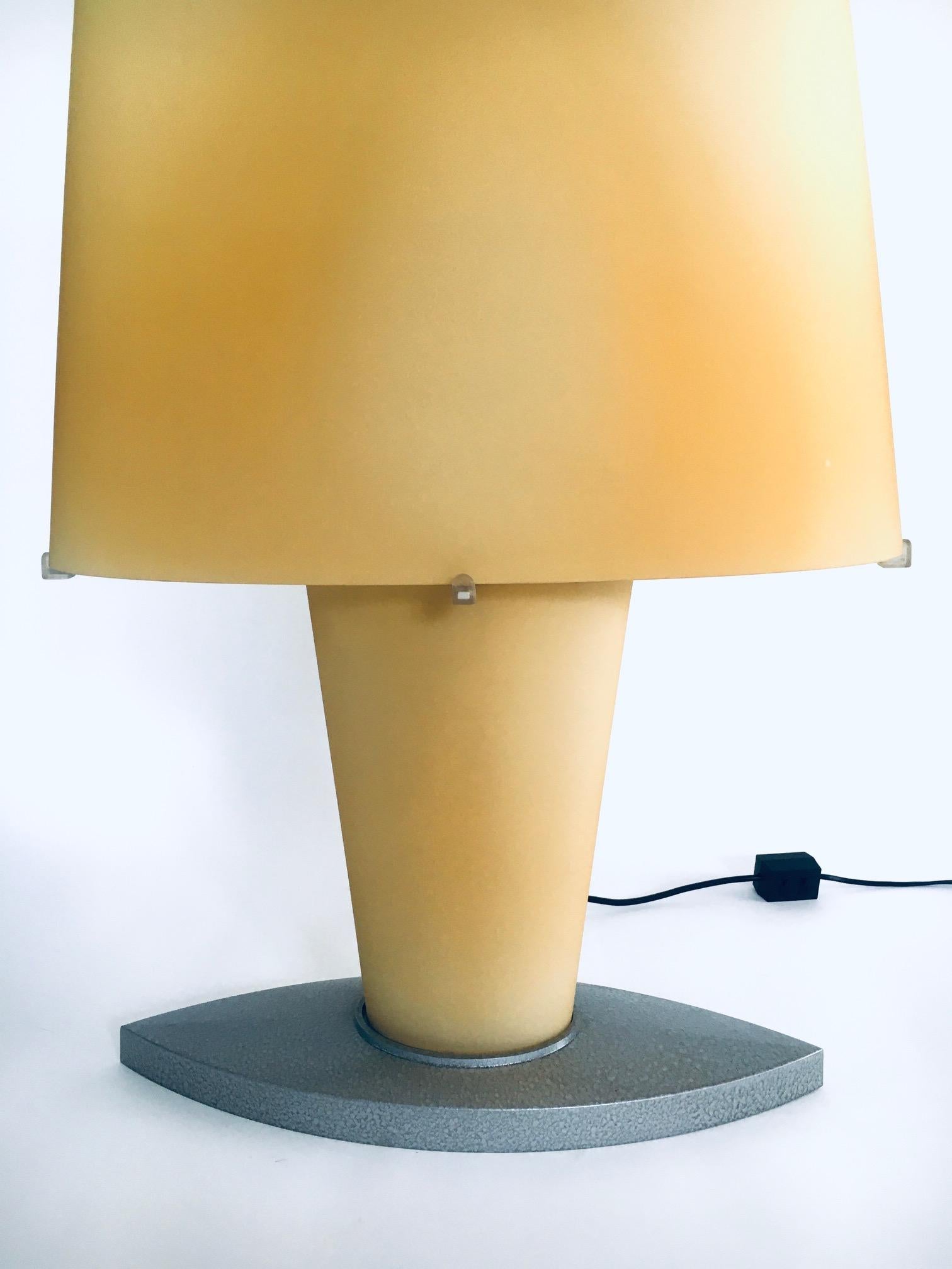 Postmoderne Design XL Glas-Tischlampe aus Glas von Daniela Puppa für Fontana Arte (Ende des 20. Jahrhunderts) im Angebot