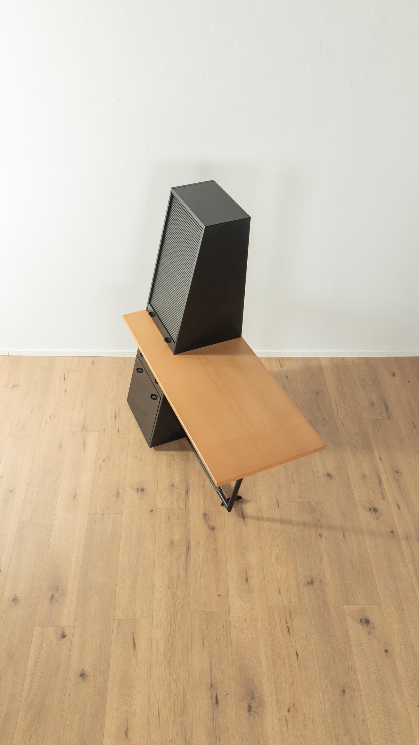  Postmodern desk, interlübke  For Sale 2