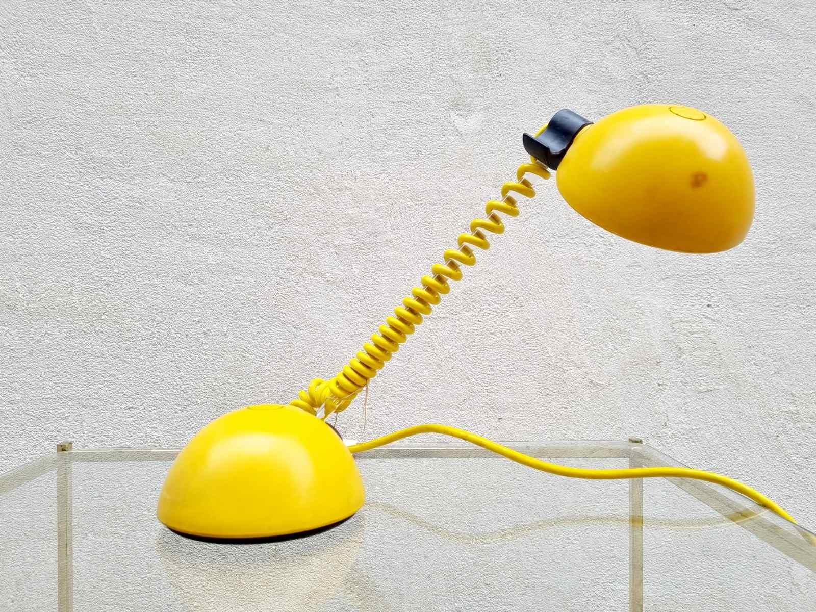 Fine XX secolo Lampada da scrivania postmoderna Disegnata da Damiano Alberti per Ycami Collection, Italia anni '90 in vendita