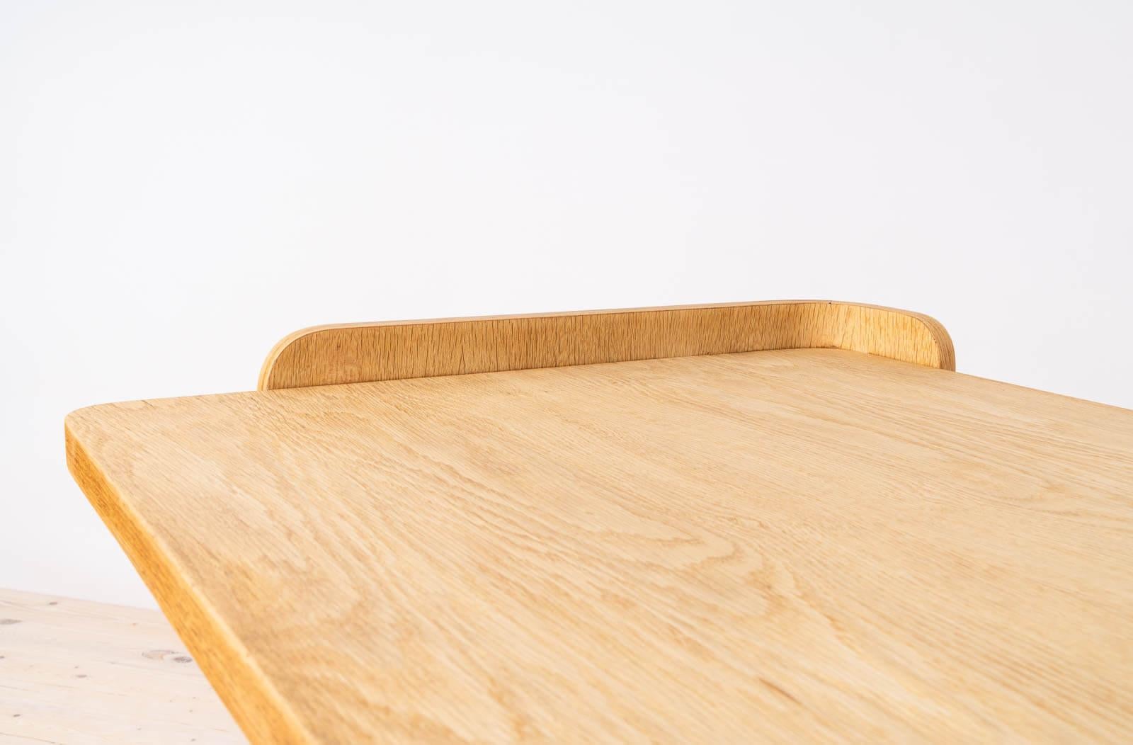 Escritorio postmoderno, Mesa de escritorio de Bohumil Landsman, años 70, totalmente restaurado en venta 1