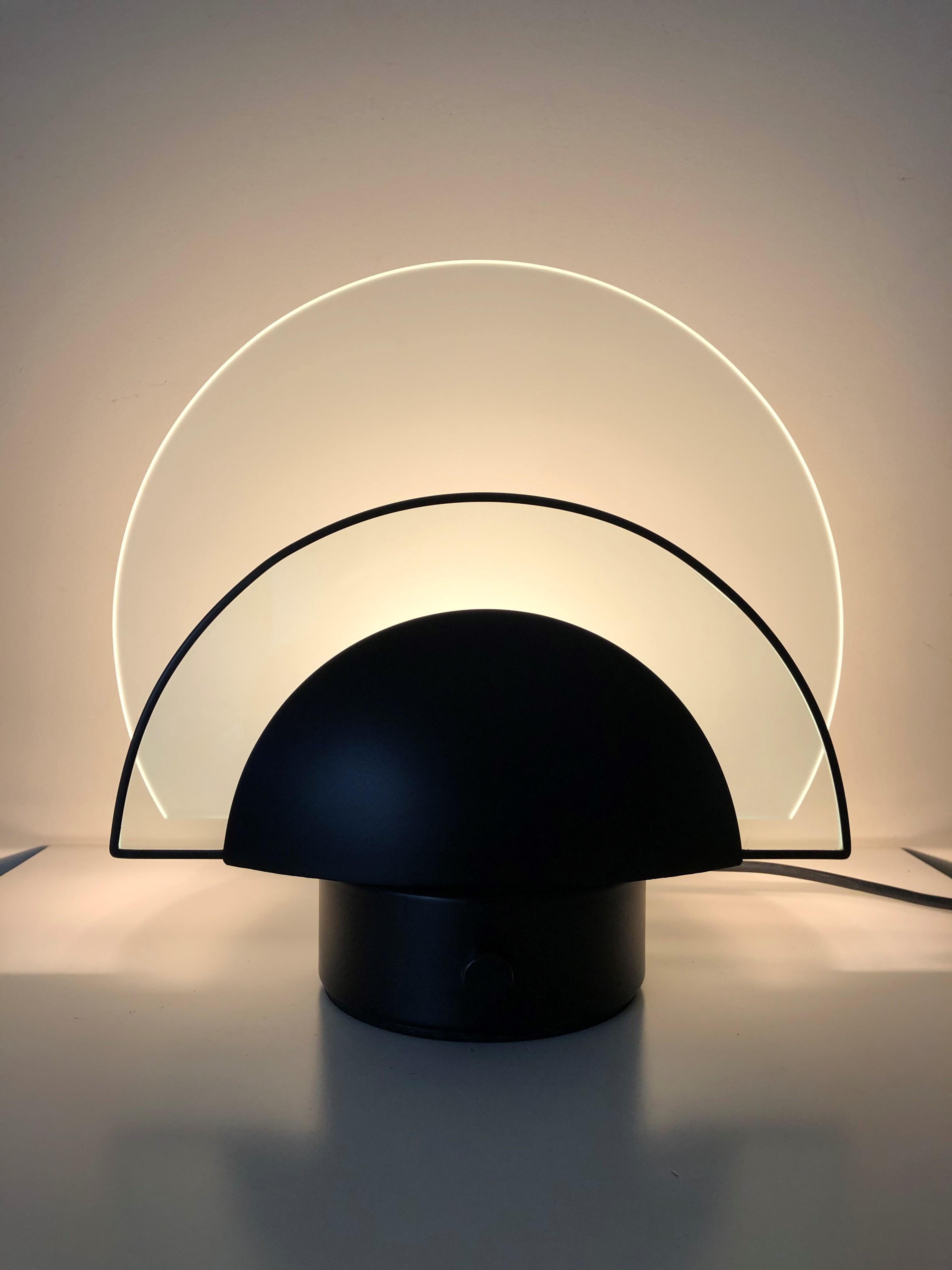Postmoderne Lampe de table noire espagnole postmoderne à gradation par Estiluz, Barcelone, années 1980 en vente