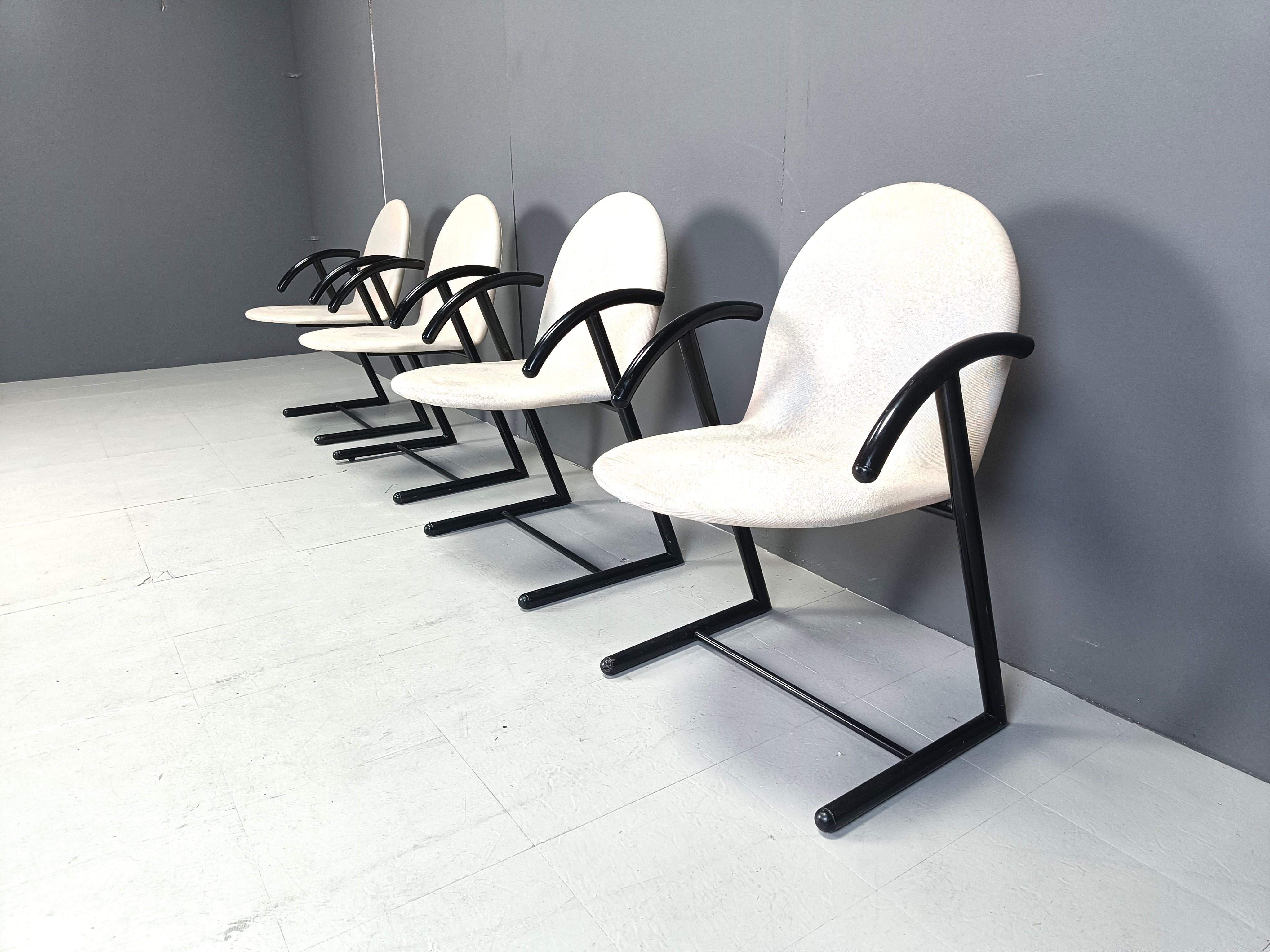 Postmodern dining chairs, 1980s In Good Condition For Sale In Leuven, Vlaams Gewest