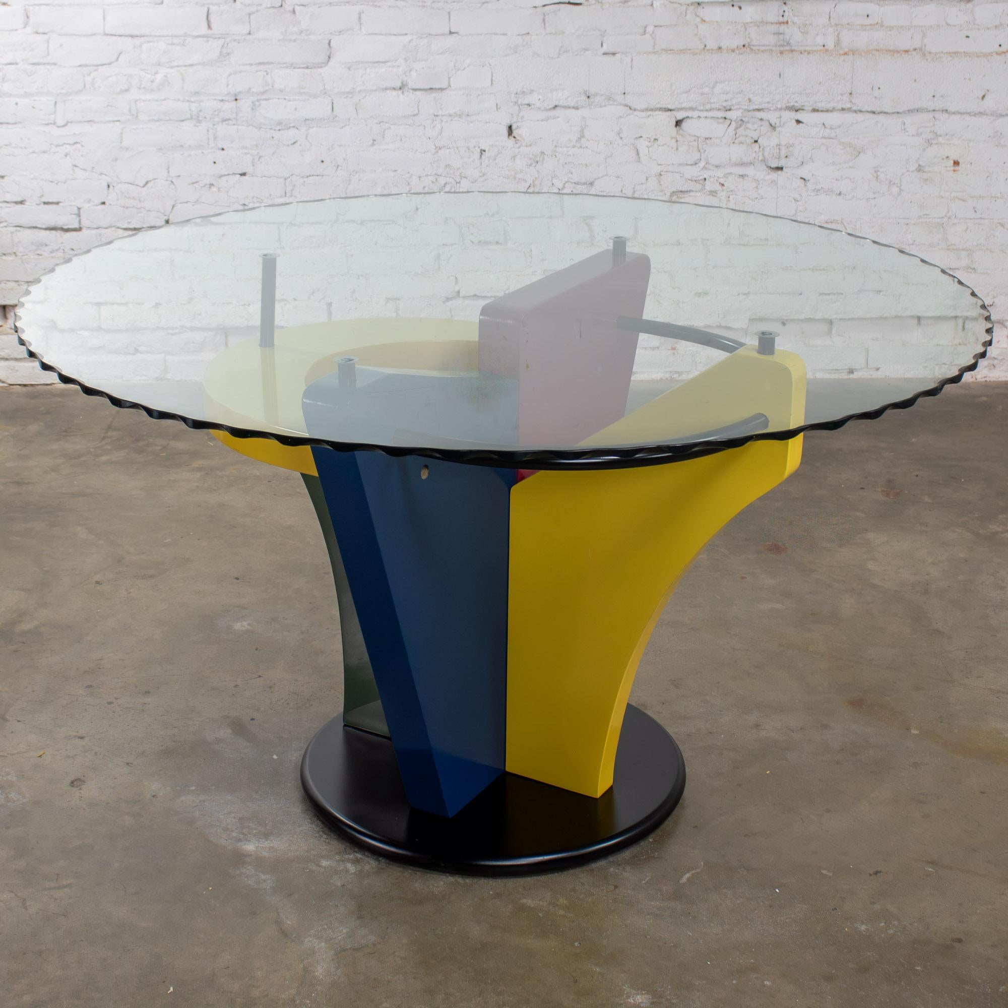 Unknown Postmodern Dining Table Geometrical Base Round & Glass Top Style Memphis Group For Sale