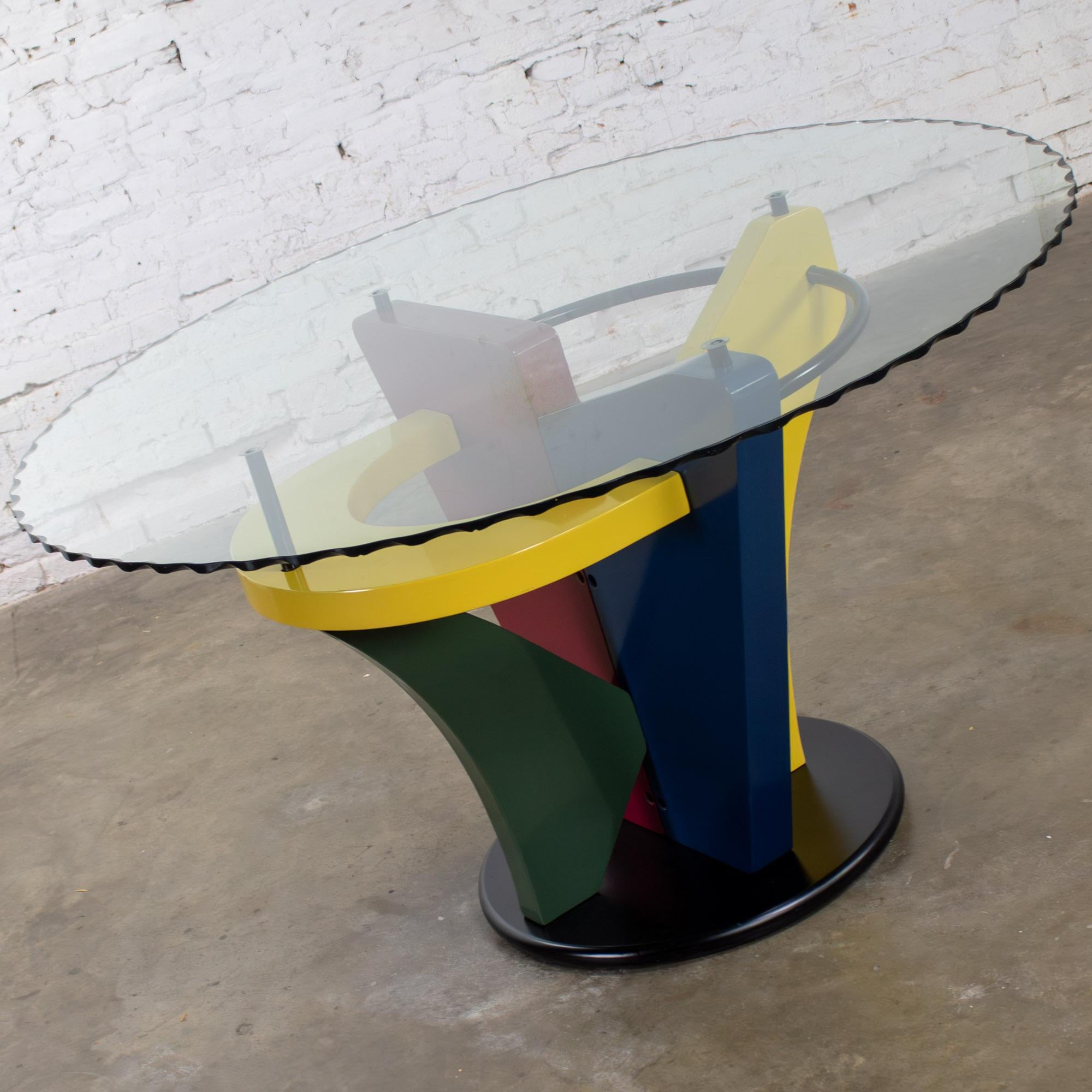 Postmodern Dining Table Geometrical Base Round & Glass Top Style Memphis Group For Sale 1