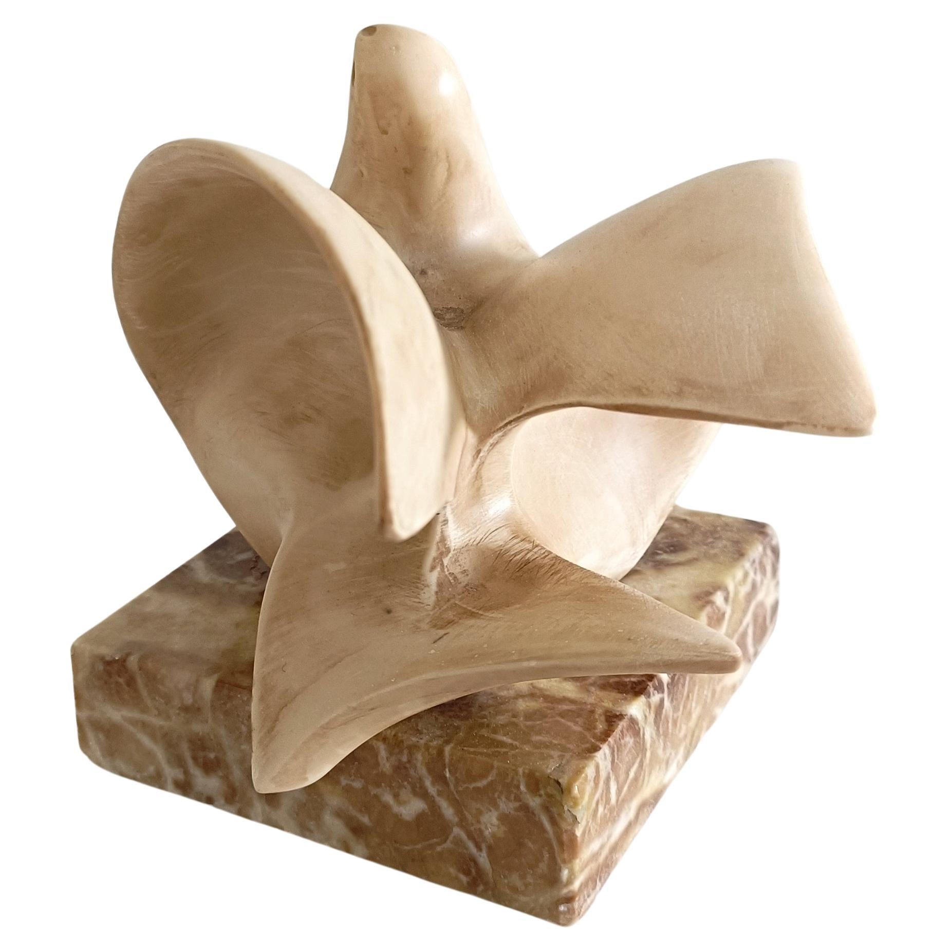 Postmoderne Skulptur einer Taube des Friedens in der Art von Picasso, Spanien, 1970er Jahre (Glasfaser)