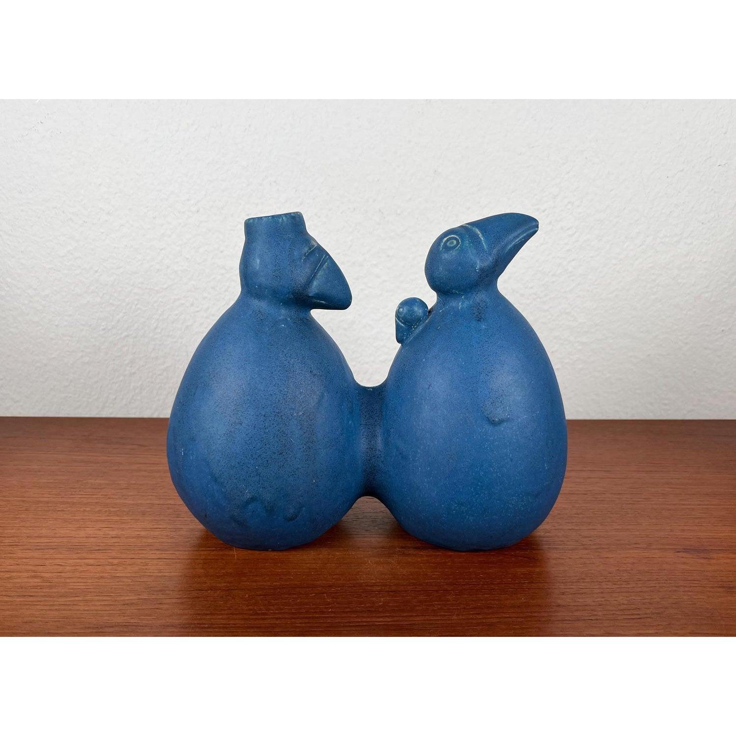 Postmoderne holländische Studio Pottery Skulpturale Vase mit Vogelmotiv, Holland, 1996 (Niederländisch) im Angebot