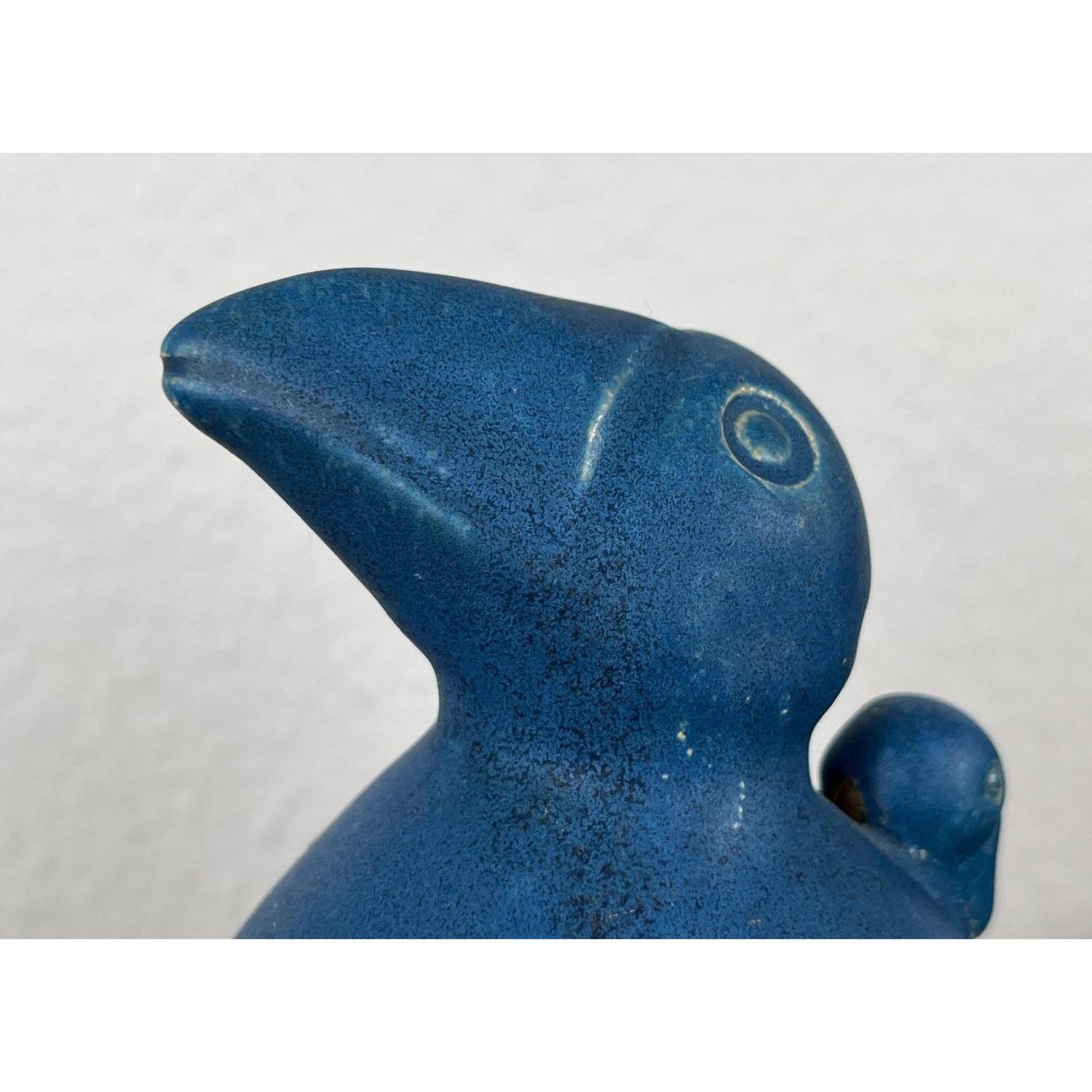 Postmoderne holländische Studio Pottery Skulpturale Vase mit Vogelmotiv, Holland, 1996 (20. Jahrhundert) im Angebot