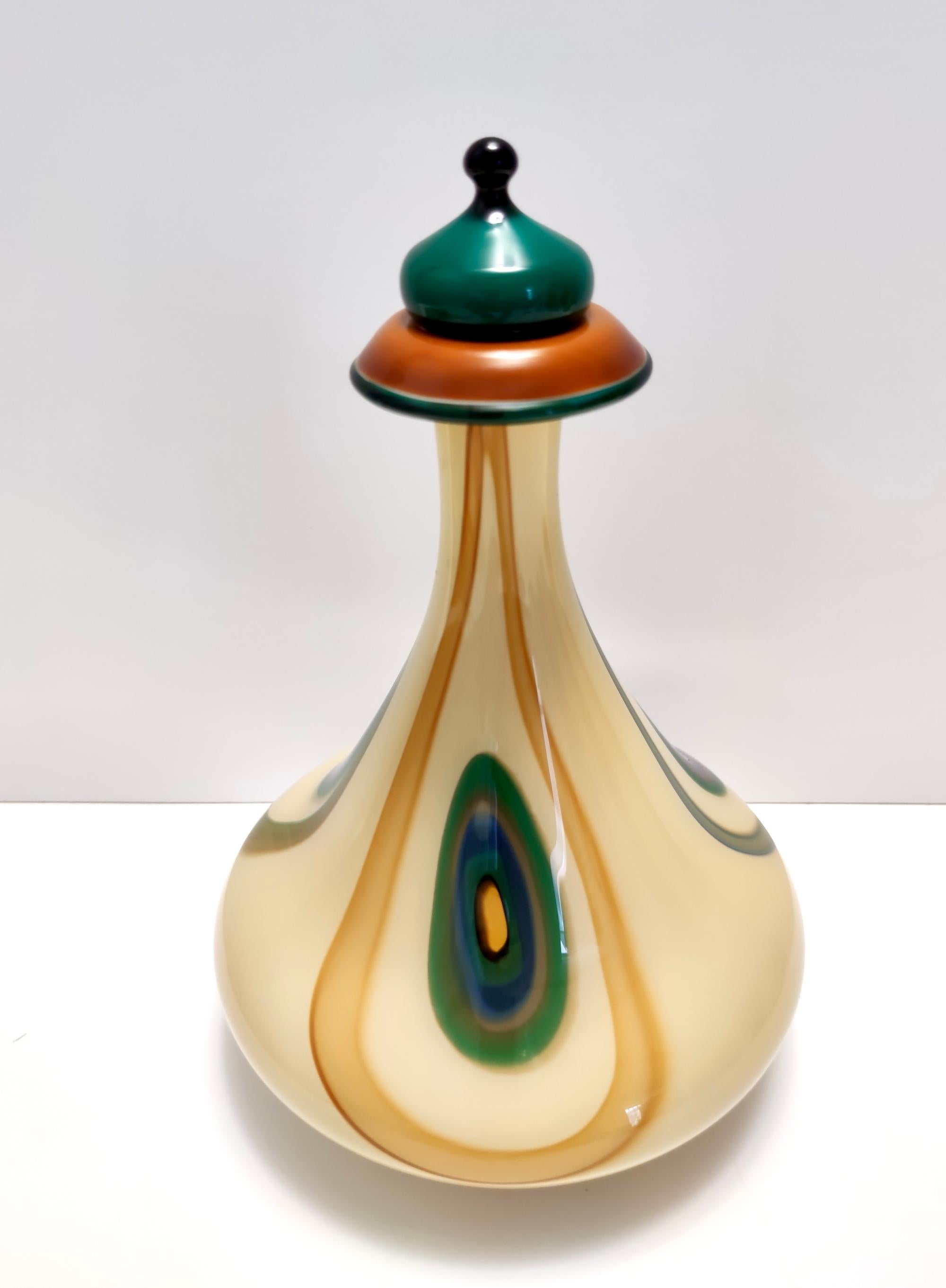 Postmodern Beige Encased and Hand-blown Glass Decanter Bottle, Italy In Excellent Condition For Sale In Bresso, Lombardy