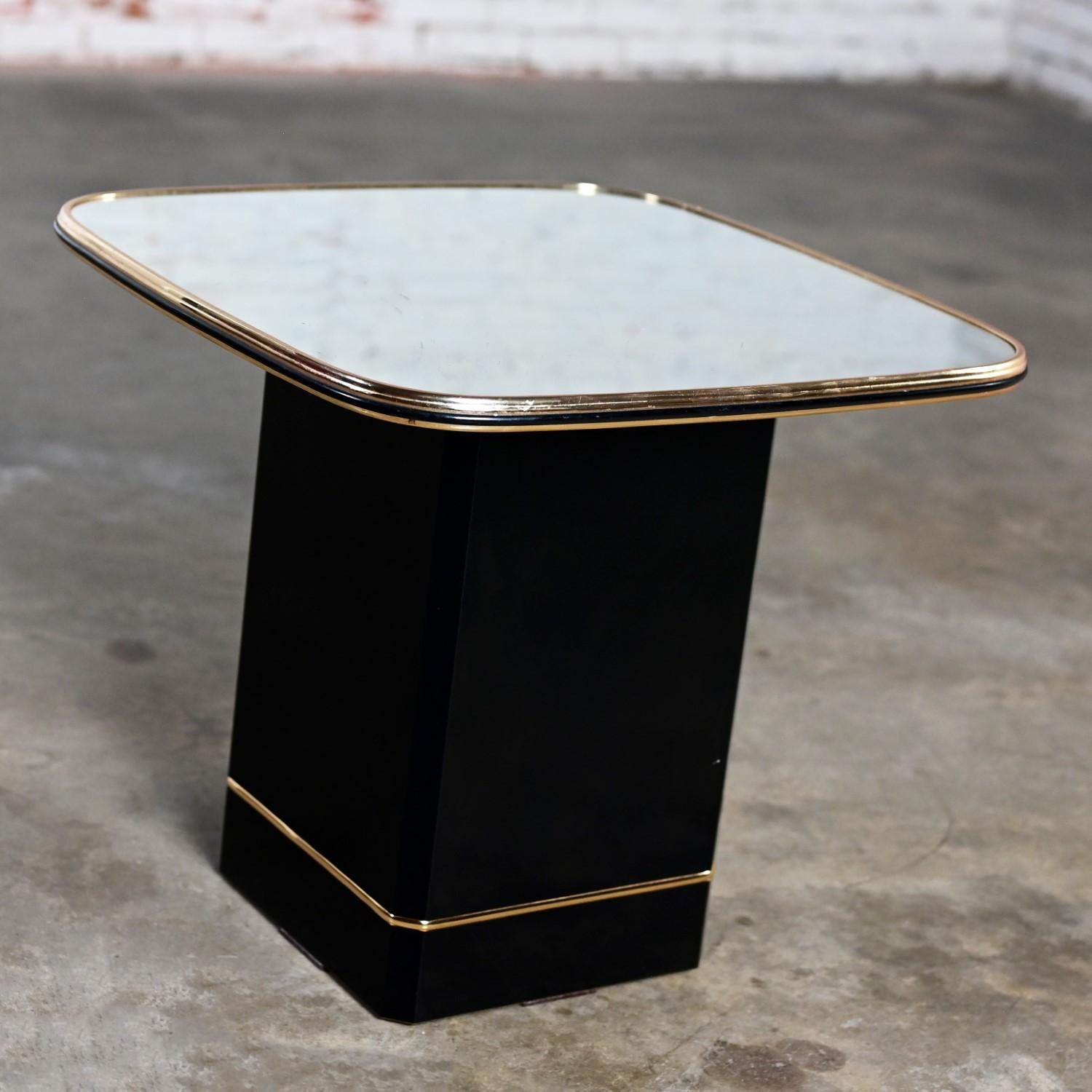 Unknown Postmodern End or Side Table with Mirror Top & Black Laquered Pedestal Base For Sale