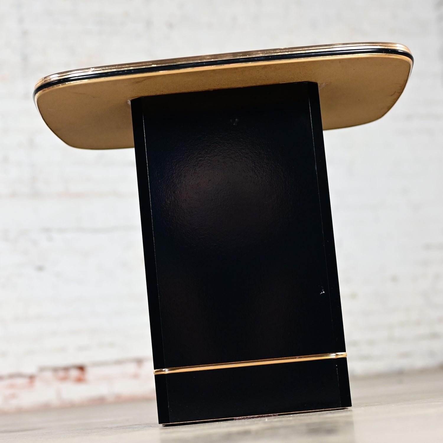 Postmodern End or Side Table with Mirror Top & Black Laquered Pedestal Base For Sale 1